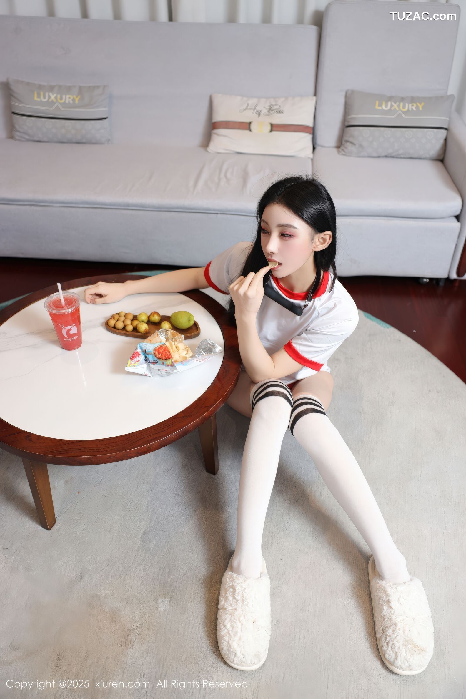 XiuRen秀人网-11110-许微微呀-白色运动T恤白袜红绳绑缚-2025.12.16