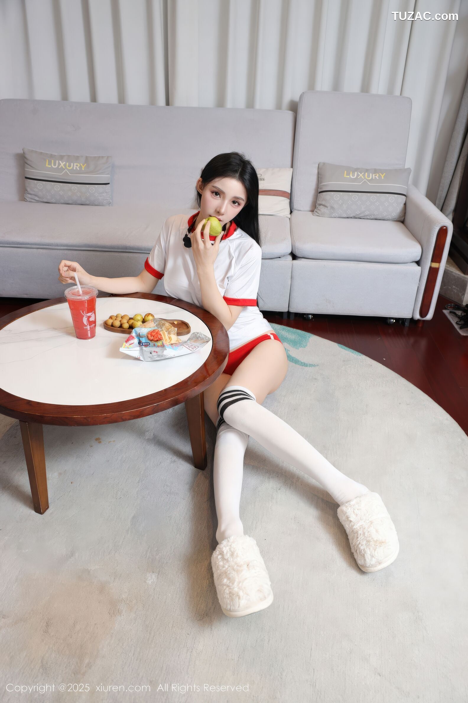XiuRen秀人网-11110-许微微呀-白色运动T恤白袜红绳绑缚-2025.12.16