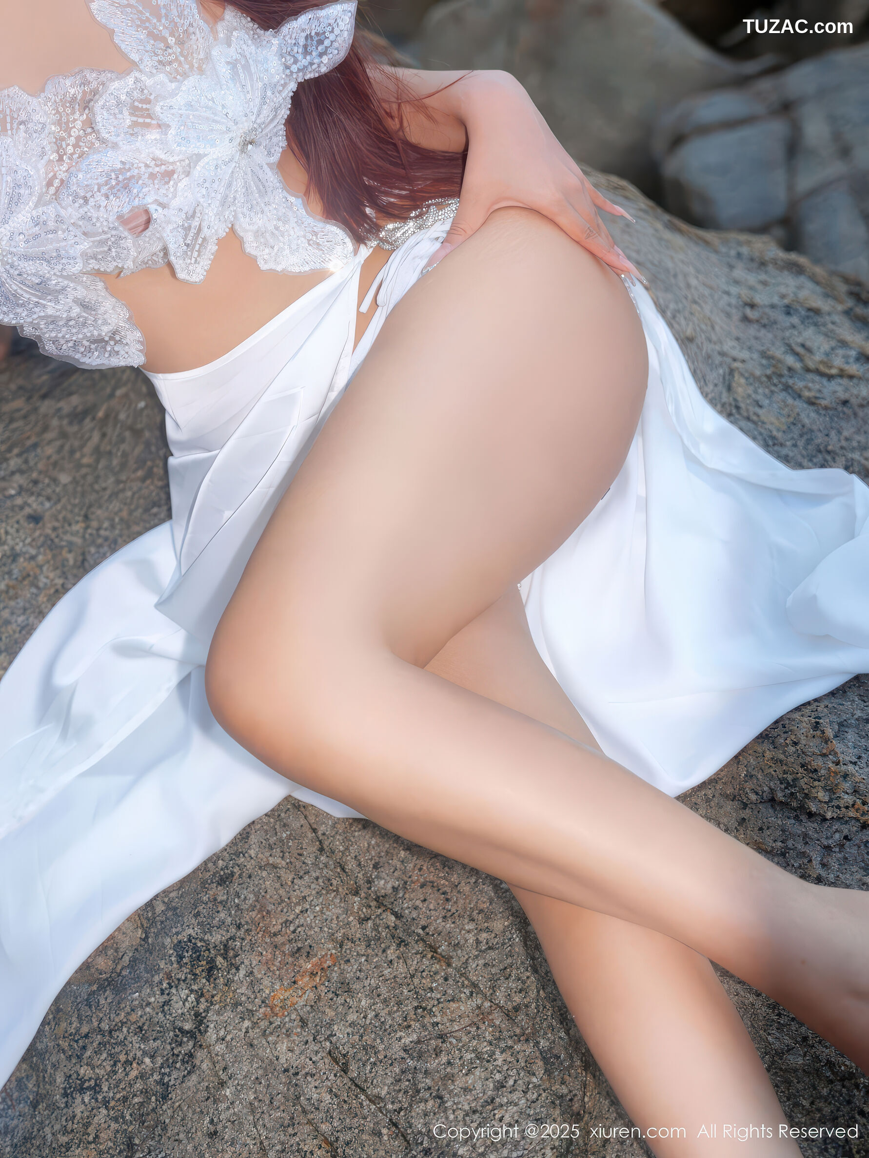 XiuRen秀人网-11164-金允希Yuki-白色泳衣沙滩美女-2025.12.26