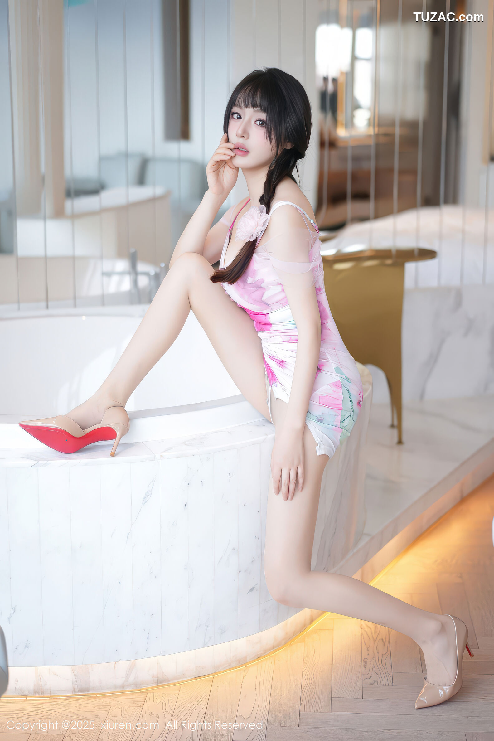 XiuRen秀人网-11177-沈南汐RuRu-花色连衣短裙-2025.12.30