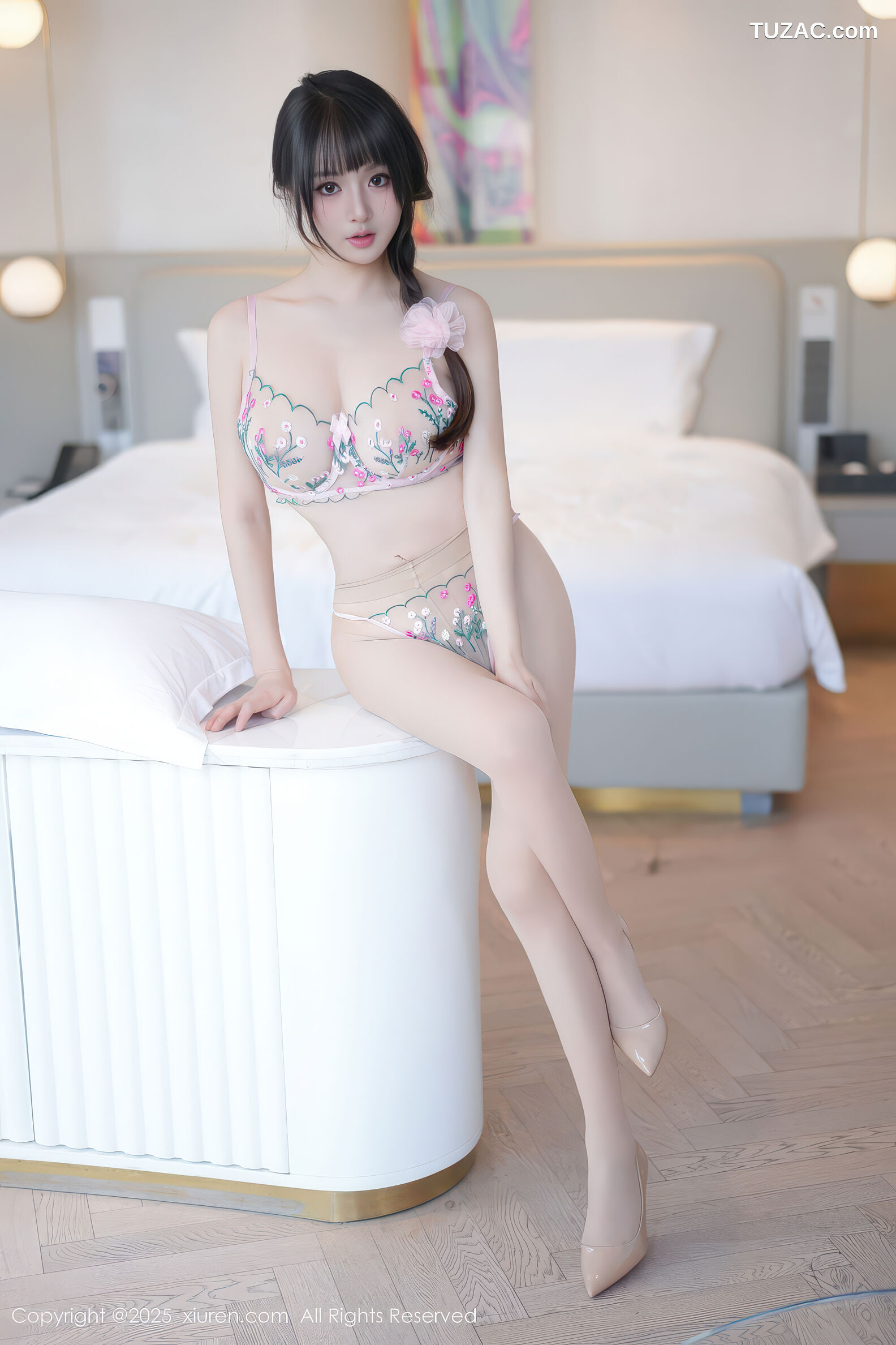 XiuRen秀人网-11177-沈南汐RuRu-花色连衣短裙-2025.12.30