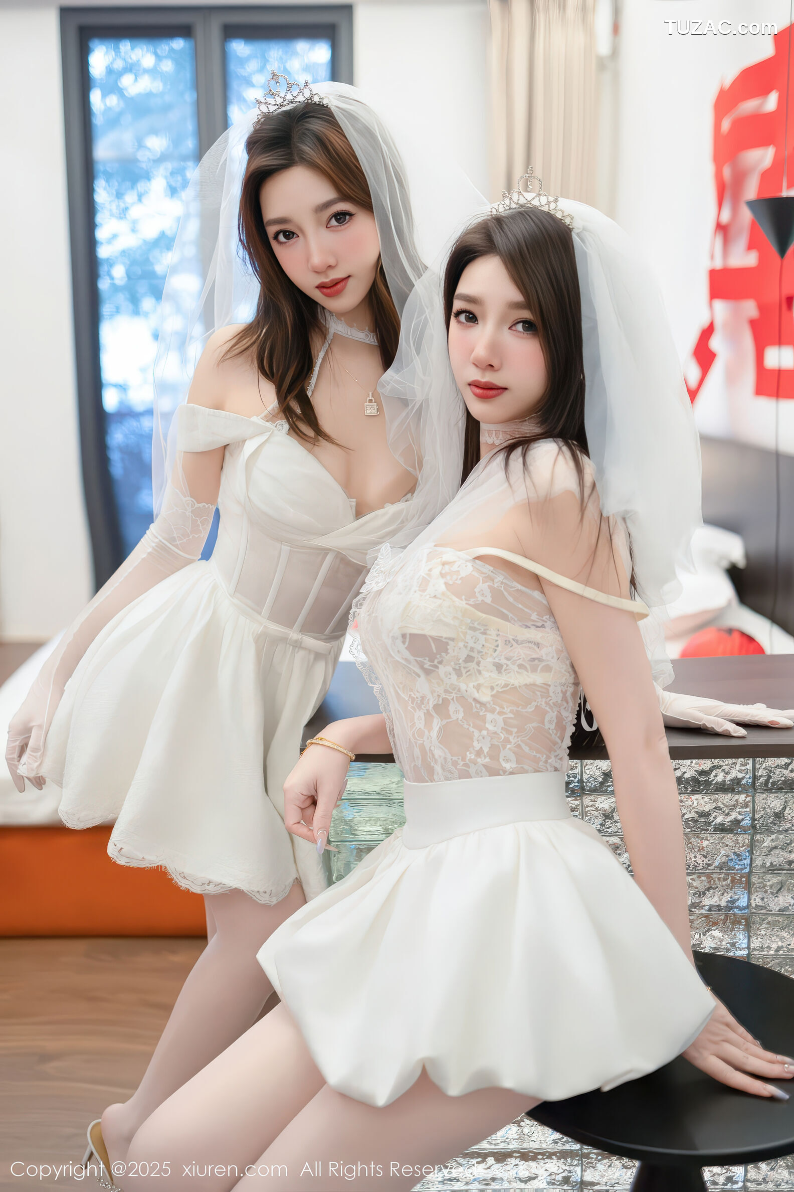 XiuRen秀人网-11184-Twins天夭桃桃-姐妹花白色蕾丝婚纱-2025.12.31