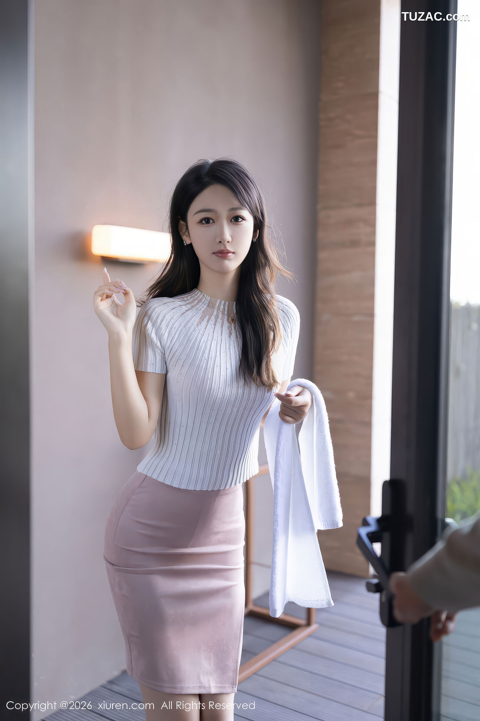 XiuRen秀人网-11195-唐安琪-粉色内衣诱人肉色丝袜-2026.01.05