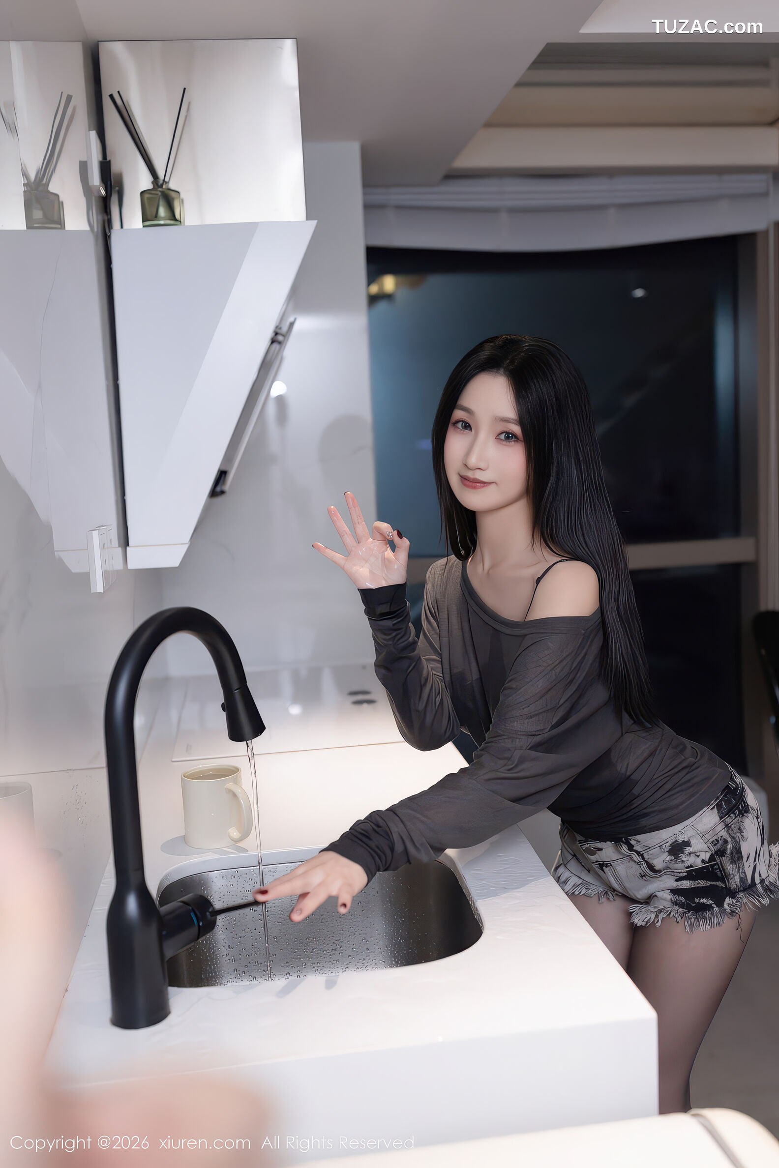 XiuRen秀人网-11202-杏子Yada-香肩黑丝翘臀美女-2026.01.07