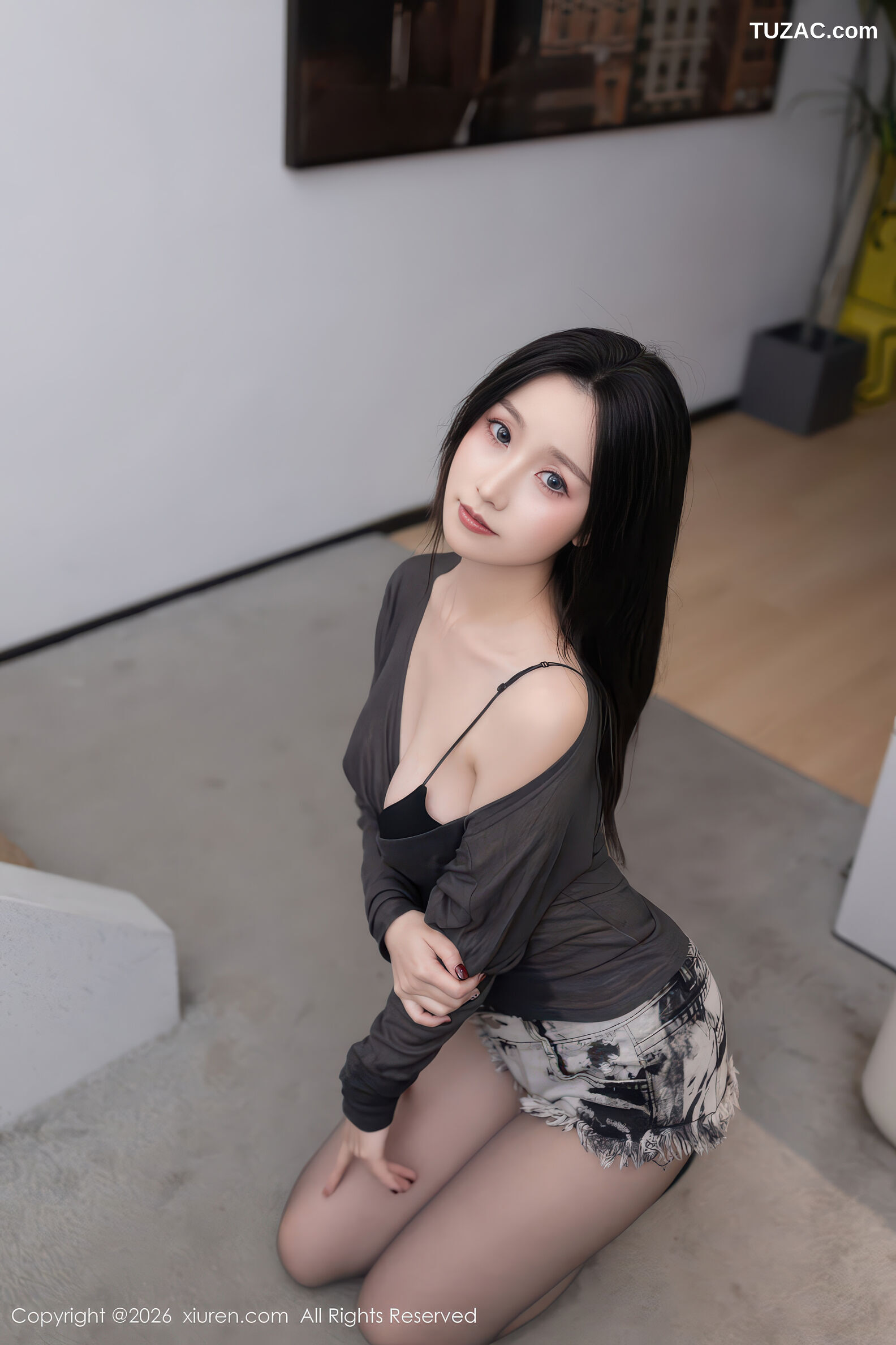XiuRen秀人网-11202-杏子Yada-香肩黑丝翘臀美女-2026.01.07