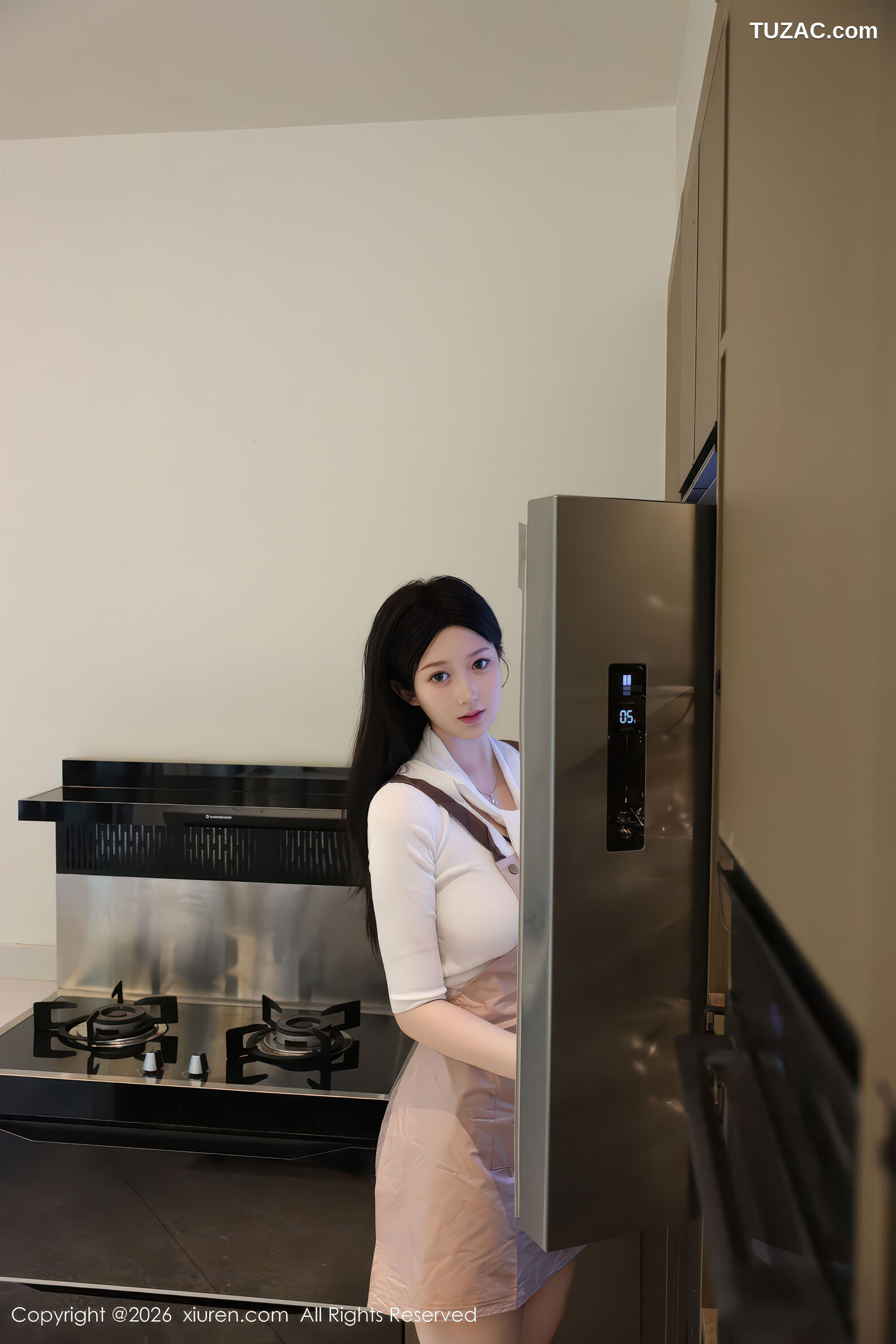 XiuRen秀人网-11207-奶思兔-巨乳首套写真围裙厨娘紫色包臀裙-2026.01.08