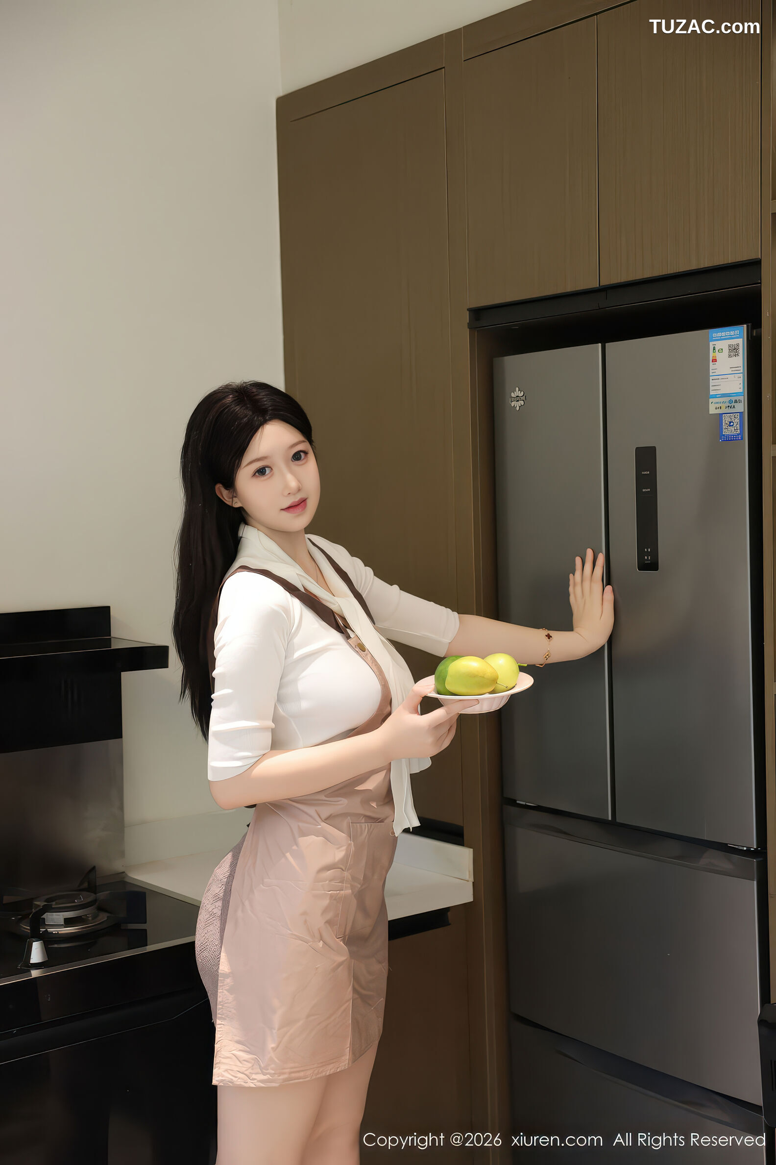 XiuRen秀人网-11207-奶思兔-巨乳首套写真围裙厨娘紫色包臀裙-2026.01.08