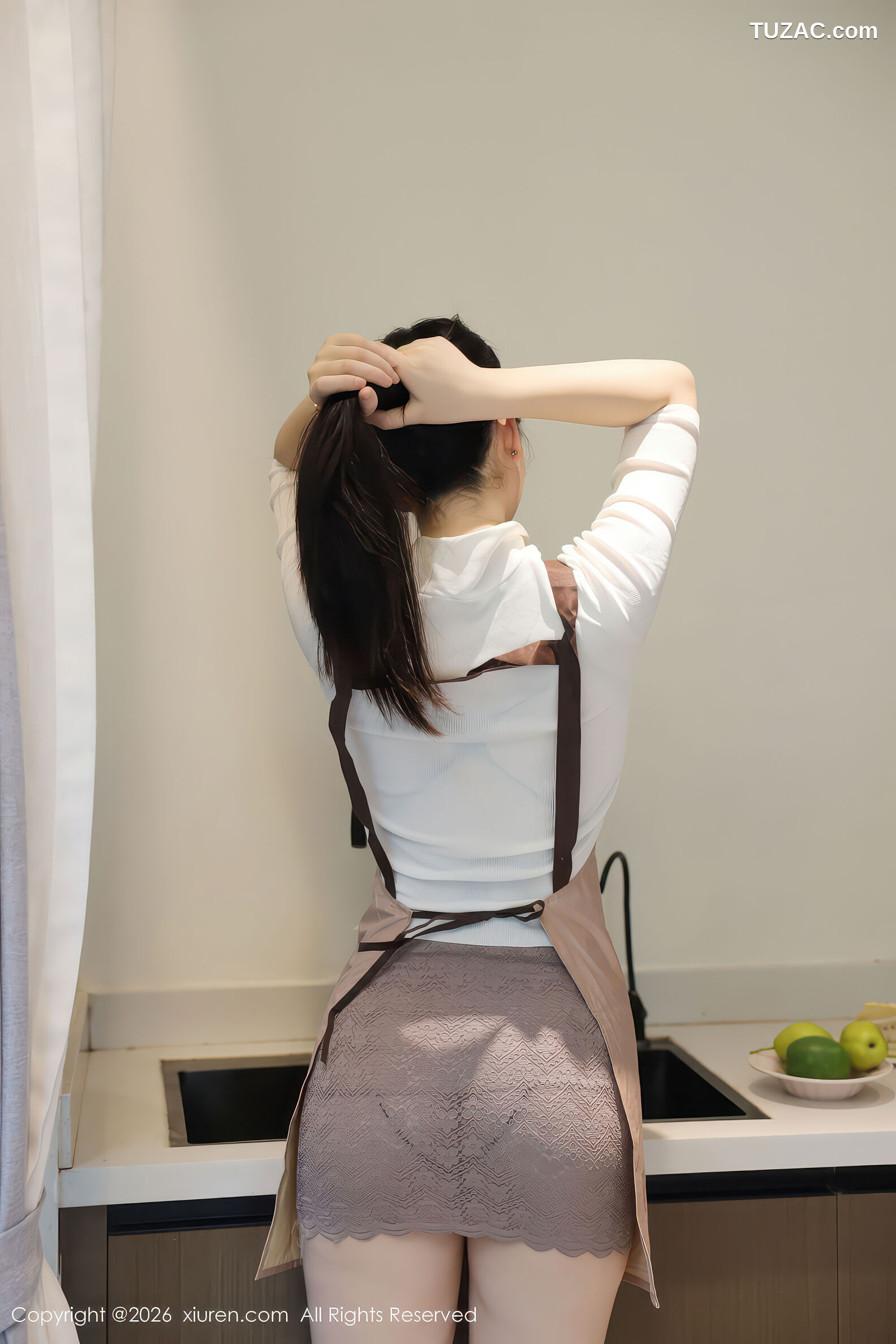 XiuRen秀人网-11207-奶思兔-巨乳首套写真围裙厨娘紫色包臀裙-2026.01.08