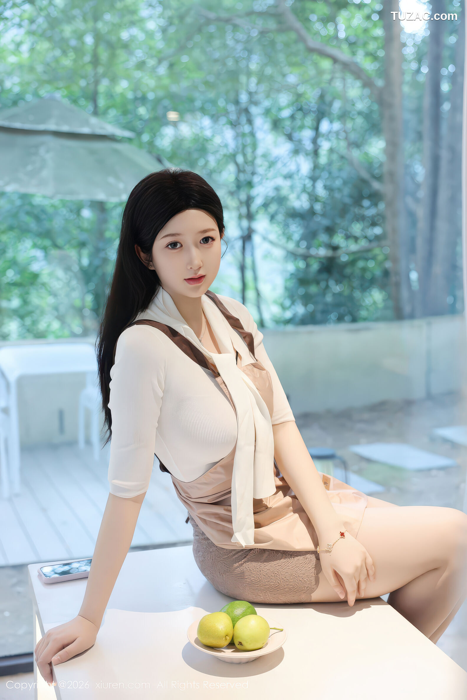 XiuRen秀人网-11207-奶思兔-巨乳首套写真围裙厨娘紫色包臀裙-2026.01.08