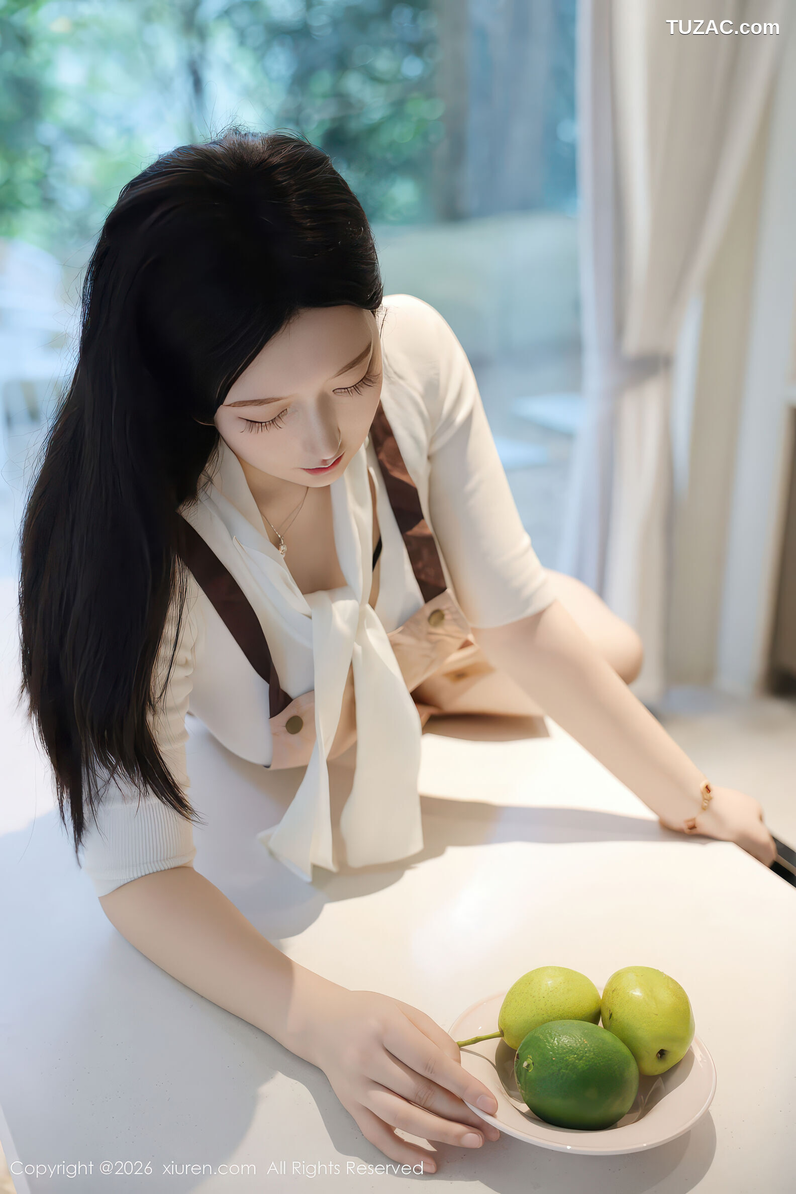 XiuRen秀人网-11207-奶思兔-巨乳首套写真围裙厨娘紫色包臀裙-2026.01.08