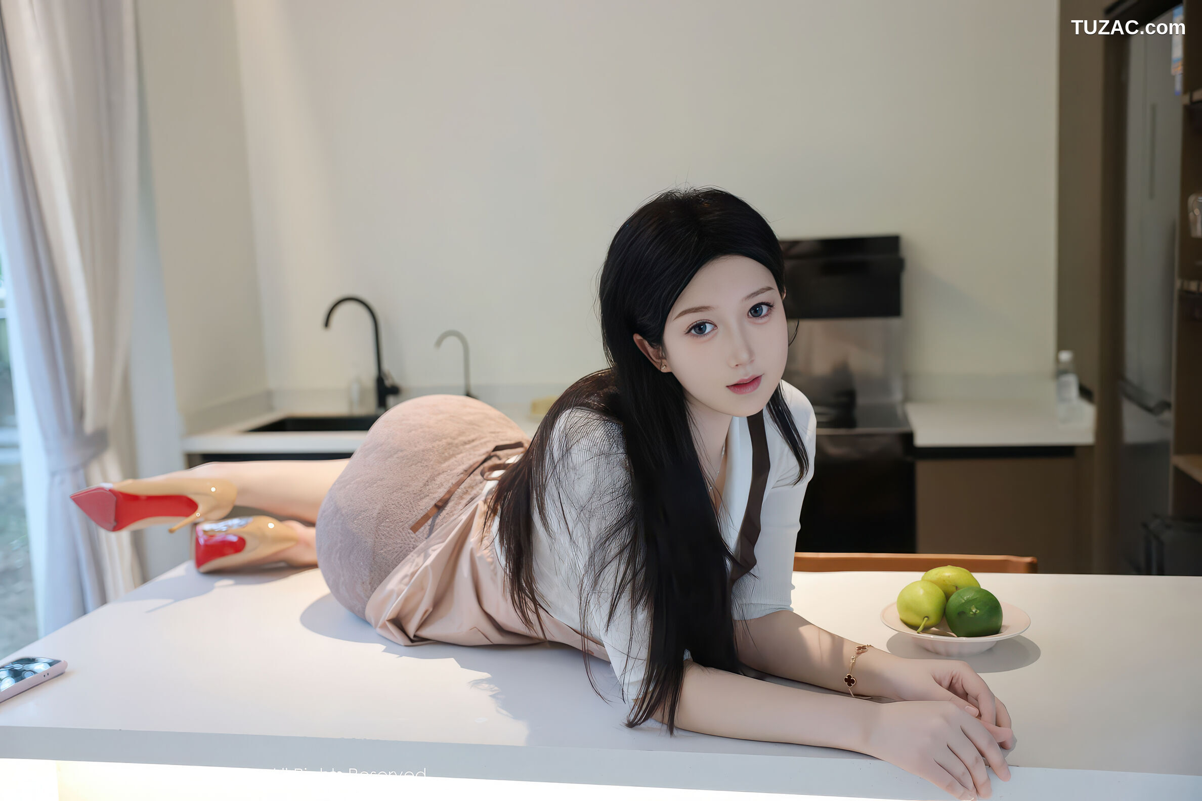 XiuRen秀人网-11207-奶思兔-巨乳首套写真围裙厨娘紫色包臀裙-2026.01.08