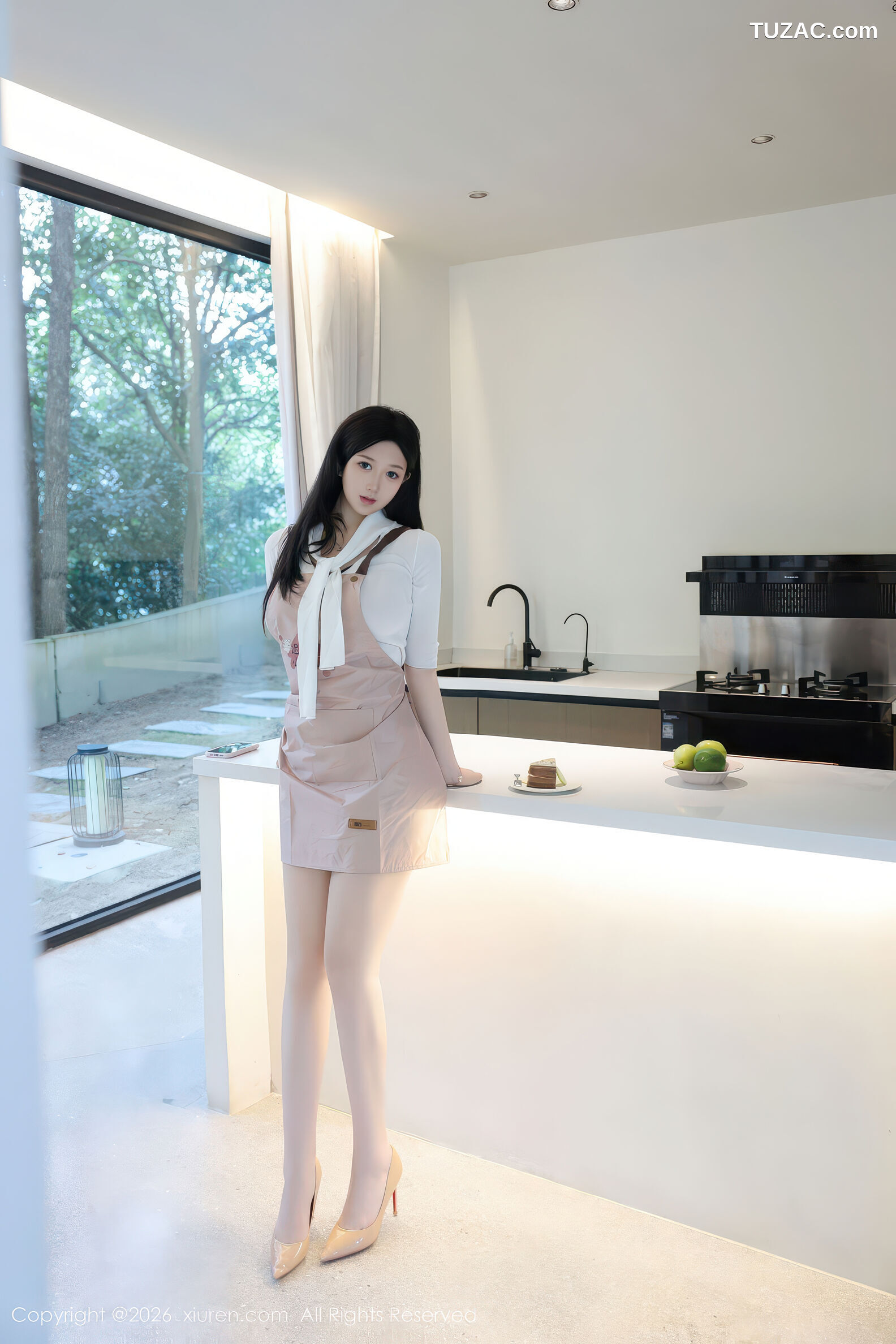 XiuRen秀人网-11207-奶思兔-巨乳首套写真围裙厨娘紫色包臀裙-2026.01.08