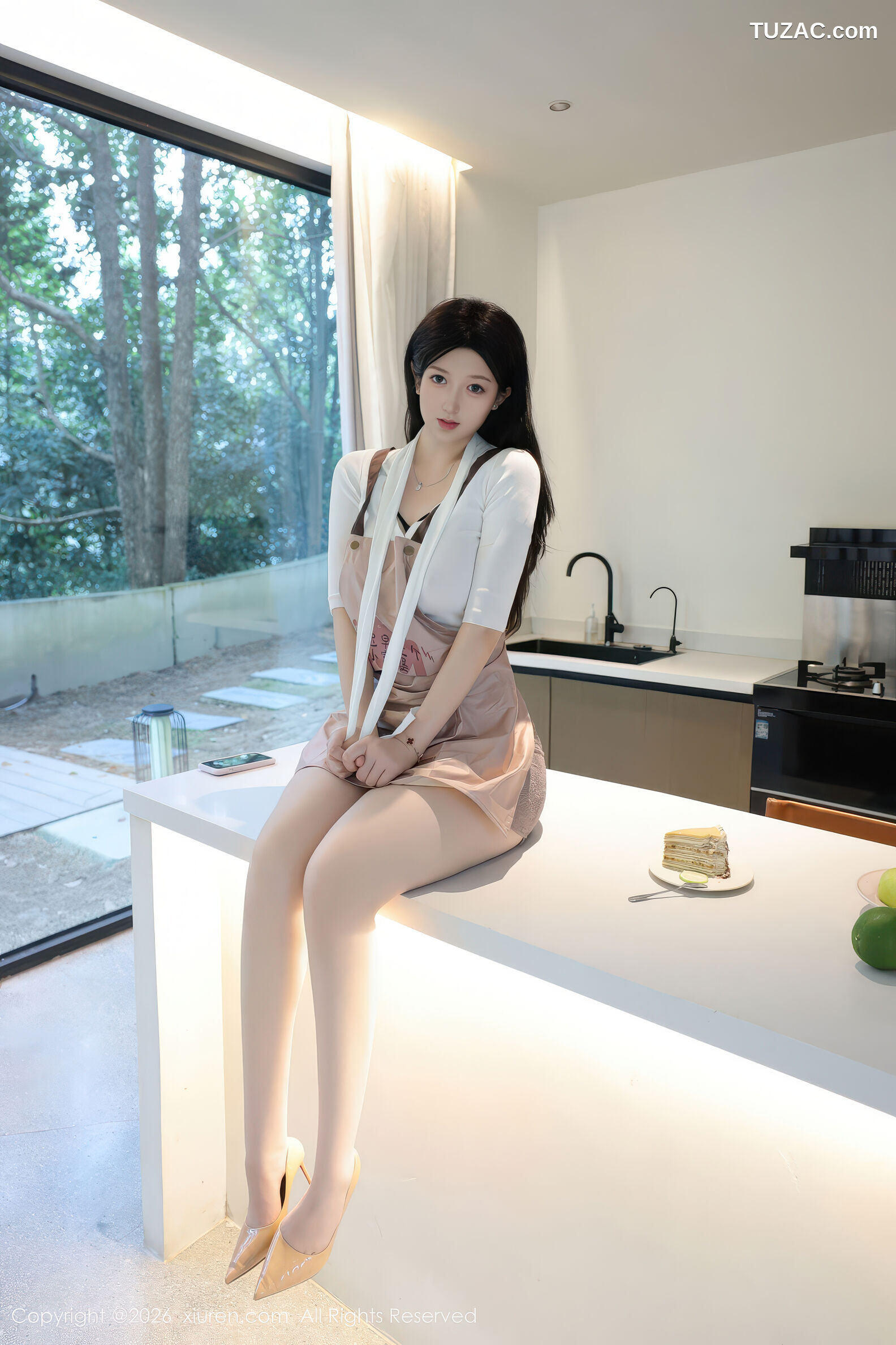 XiuRen秀人网-11207-奶思兔-巨乳首套写真围裙厨娘紫色包臀裙-2026.01.08