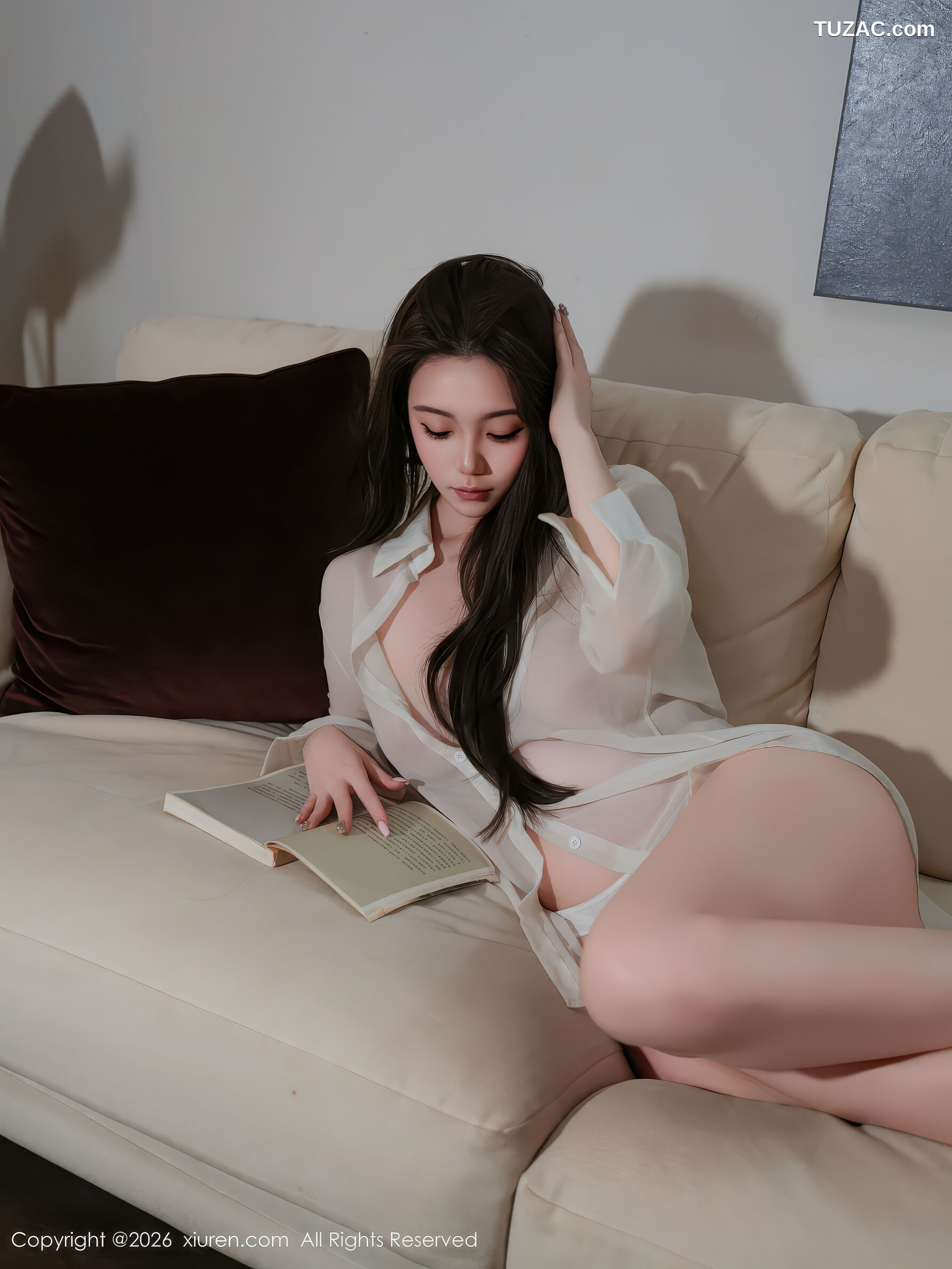XiuRen秀人网-11208-Laurel_Zoe-轻透白色衬衫沙发读书诱惑-2026.01.08