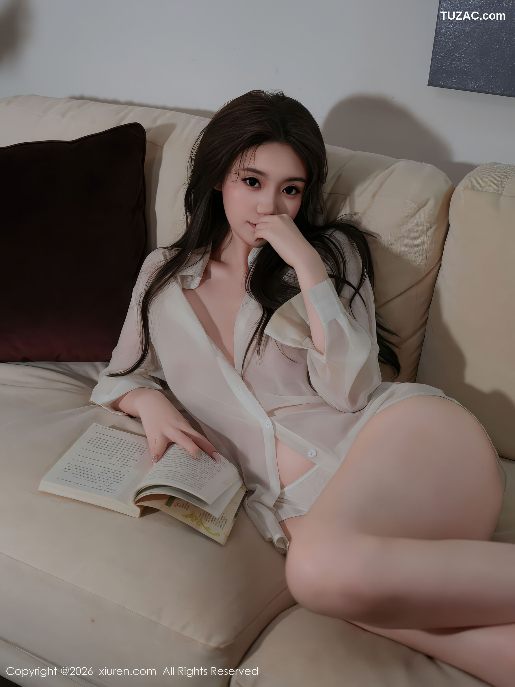 XiuRen秀人网-11208-Laurel_Zoe-轻透白色衬衫沙发读书诱惑-2026.01.08