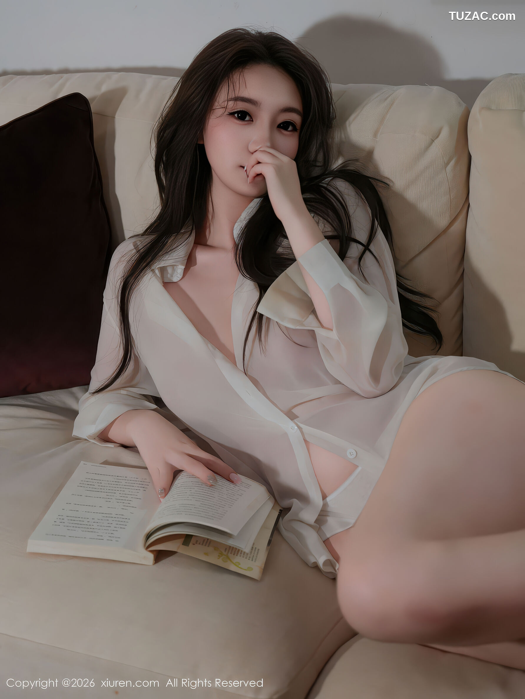XiuRen秀人网-11208-Laurel_Zoe-轻透白色衬衫沙发读书诱惑-2026.01.08