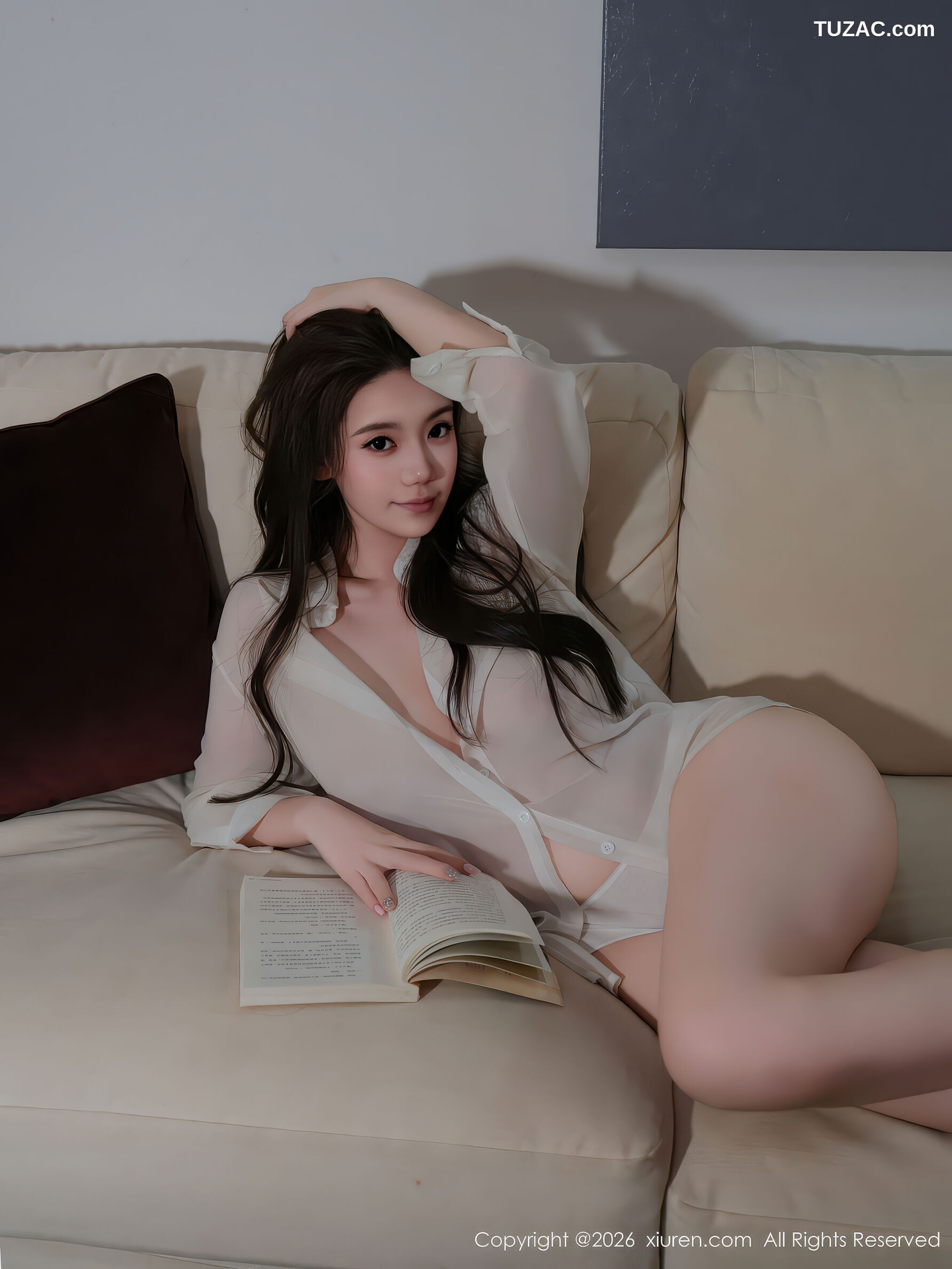 XiuRen秀人网-11208-Laurel_Zoe-轻透白色衬衫沙发读书诱惑-2026.01.08