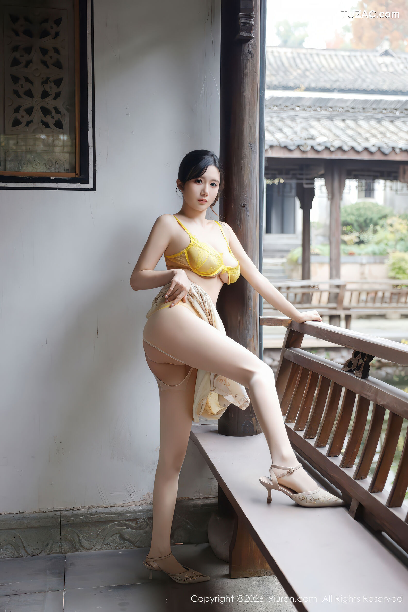 XiuRen秀人网-11214-小肉肉咪-浅黄色旗袍户外-2026.01.09