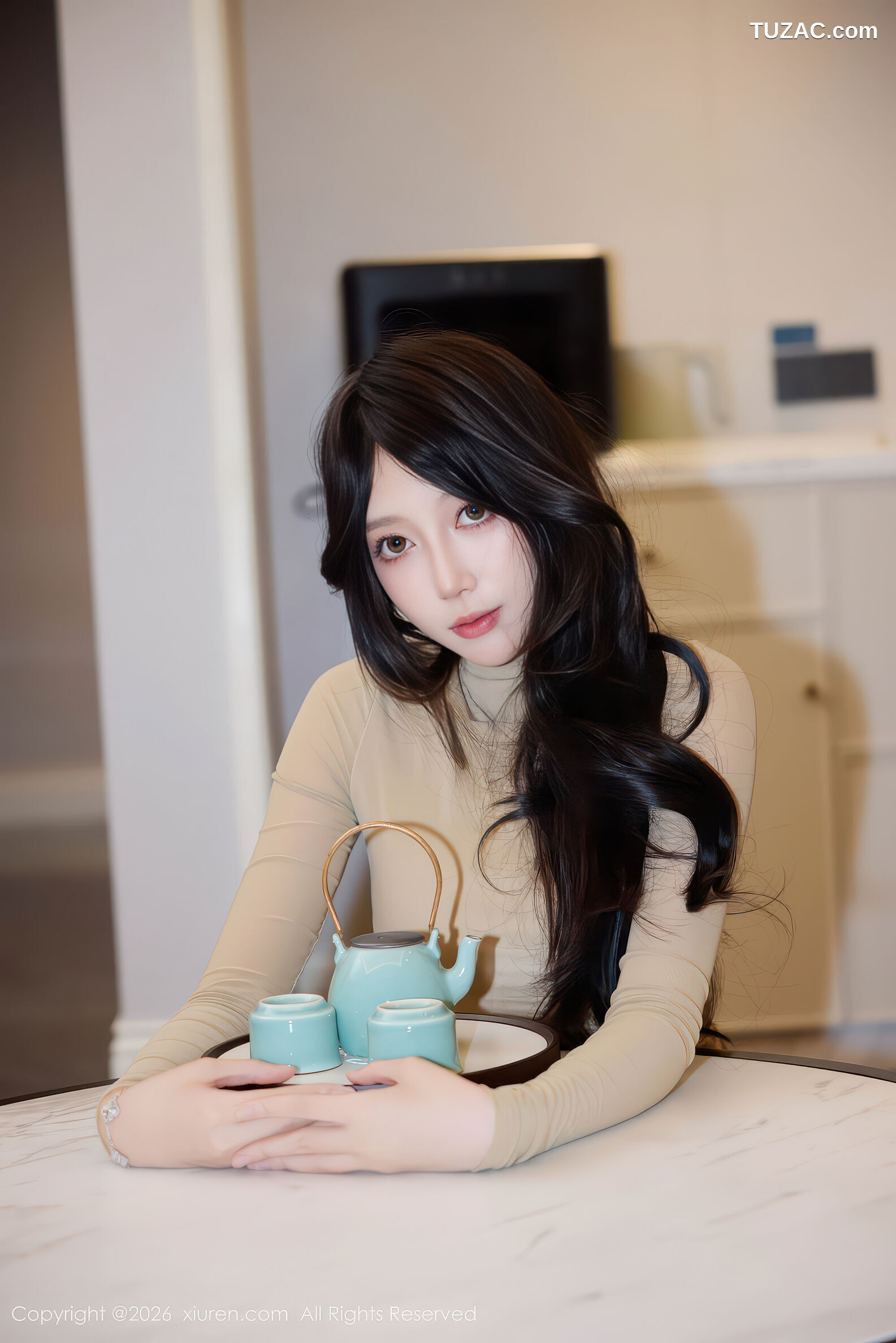 XiuRen秀人网-11221-玥儿玥er-浅棕色连衣短裙黄色内衣灰丝-2026.01.12