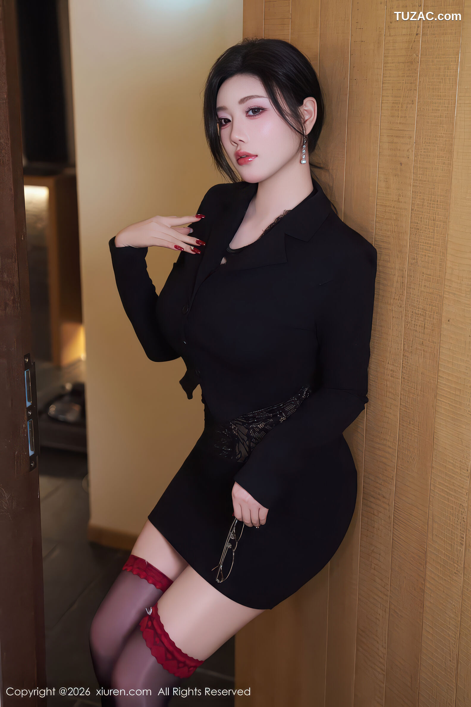XiuRen秀人网-11230-杨晨晨-OL黑色西服黑丝-2026.01.14