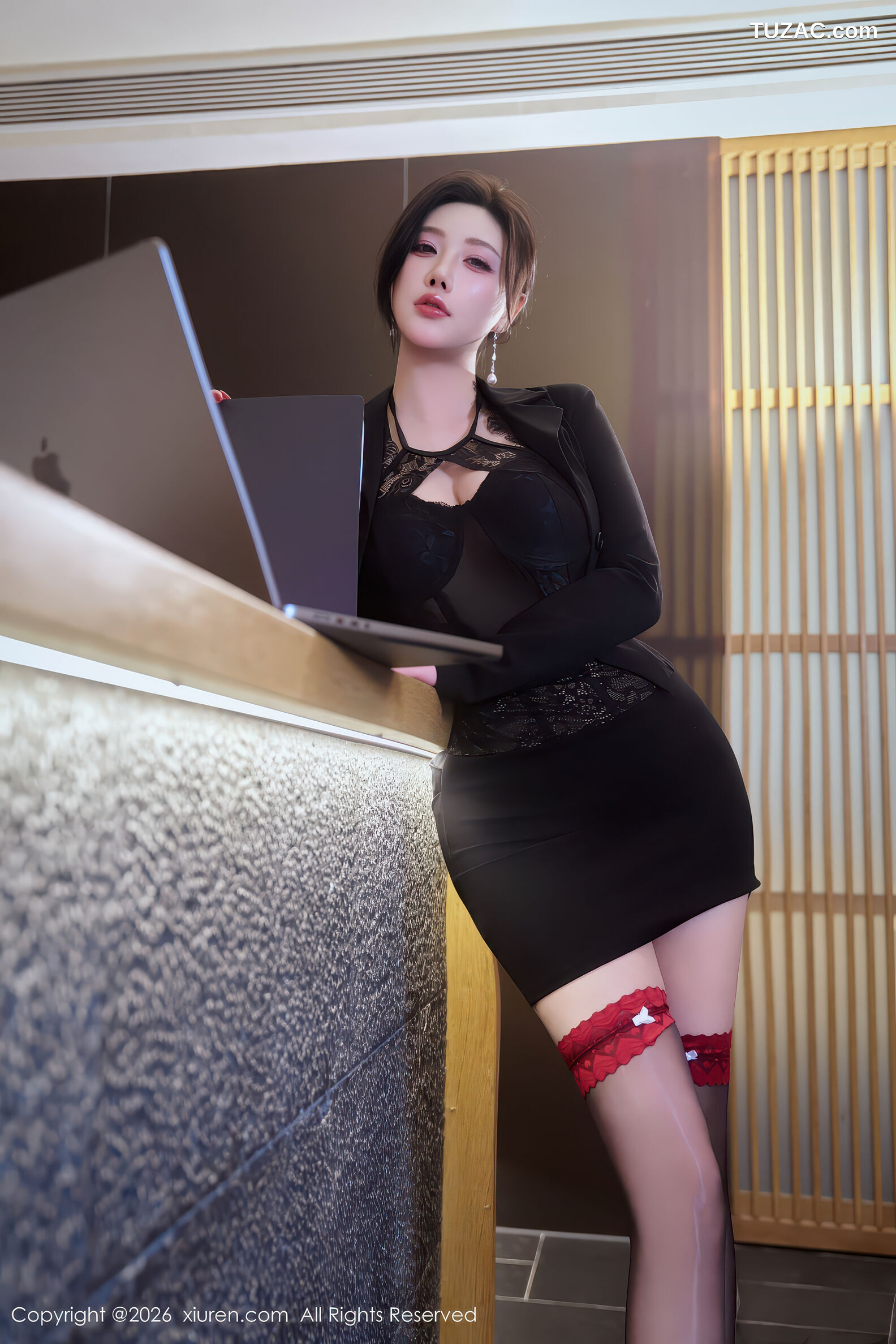 XiuRen秀人网-11230-杨晨晨-OL黑色西服黑丝-2026.01.14