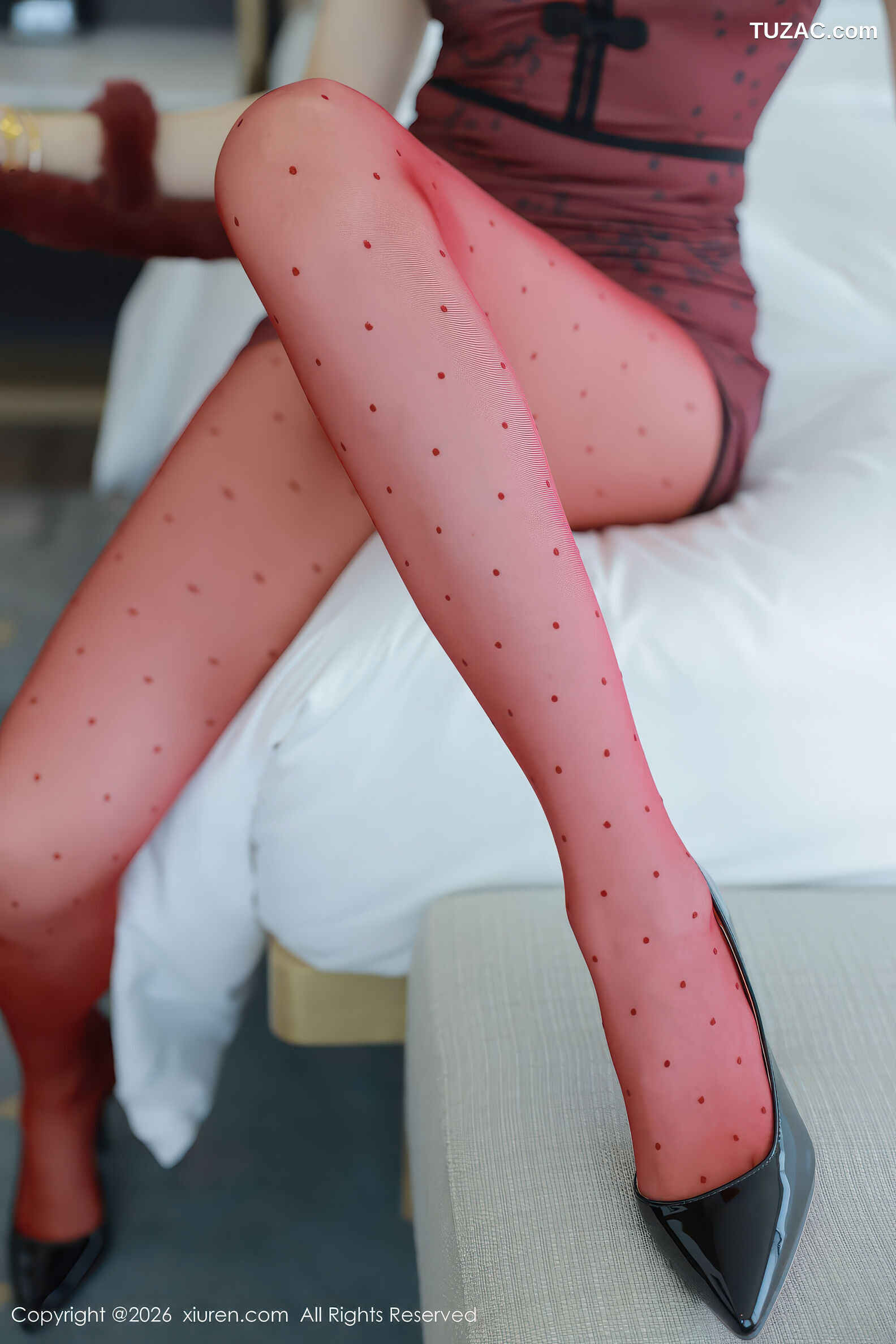 XiuRen秀人网-11248-玥儿玥er-酒红连衣短裙红色丝袜猫耳-2026.01.19