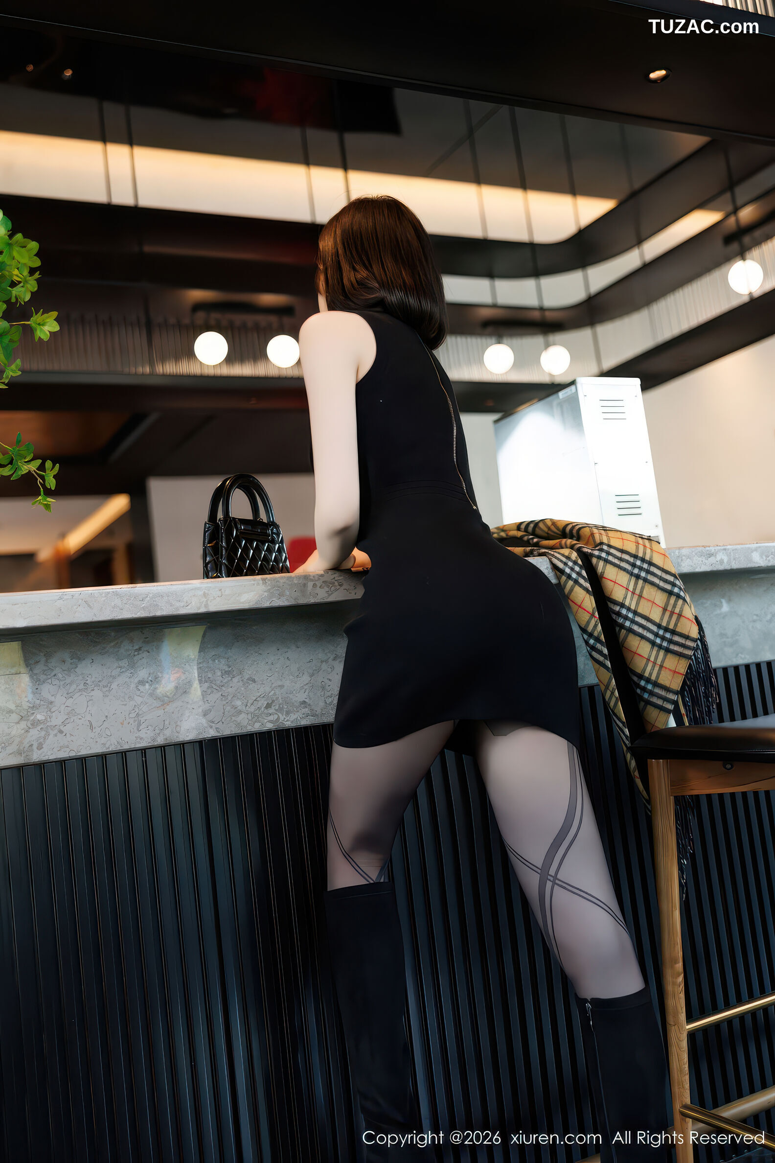 XiuRen秀人网-11252-莉芝荔枝-黑色连衣短裙-红色兔女郎黑丝-2026.01.20