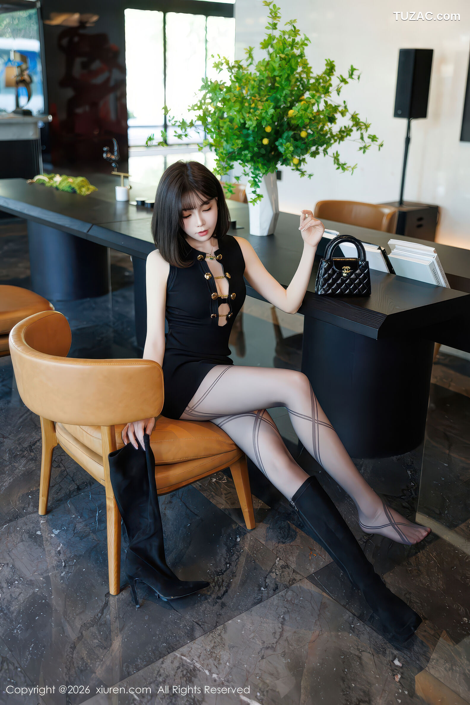 XiuRen秀人网-11252-莉芝荔枝-黑色连衣短裙-红色兔女郎黑丝-2026.01.20