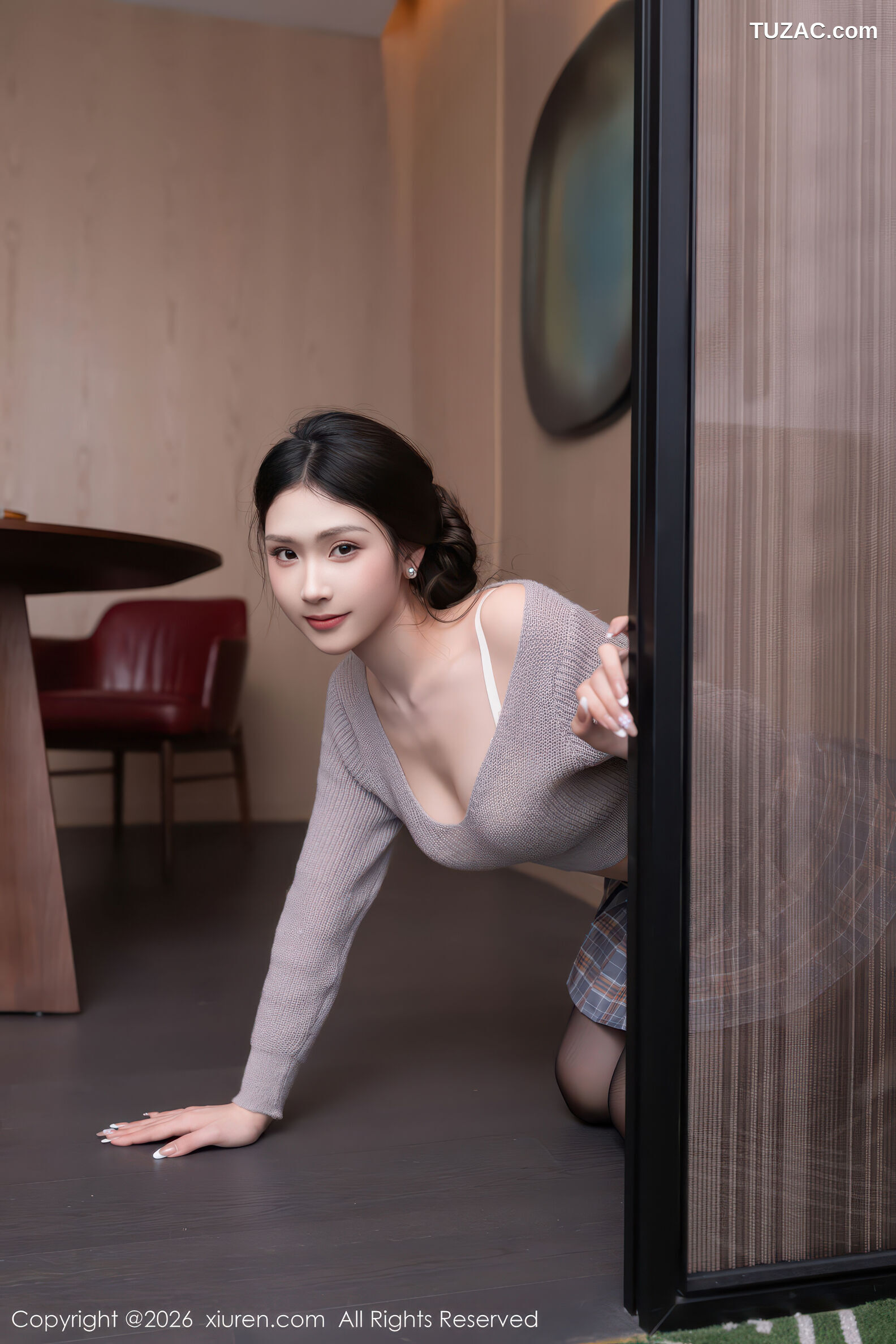 XiuRen秀人网-11269-刘婷婷-紫灰色上衣格子短裙黑丝-2026.01.23