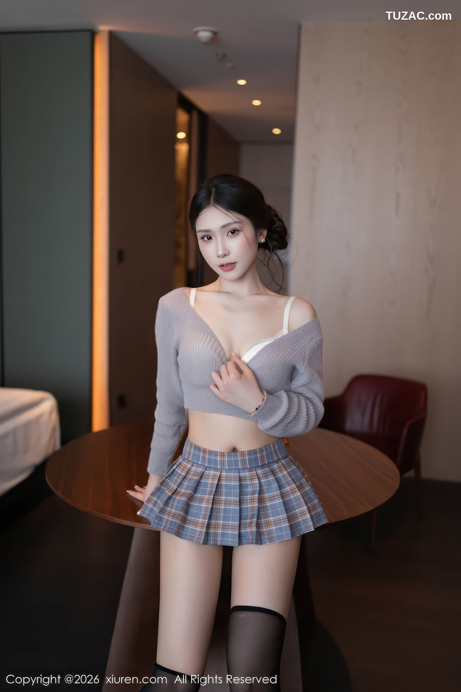 XiuRen秀人网-11269-刘婷婷-紫灰色上衣格子短裙黑丝-2026.01.23