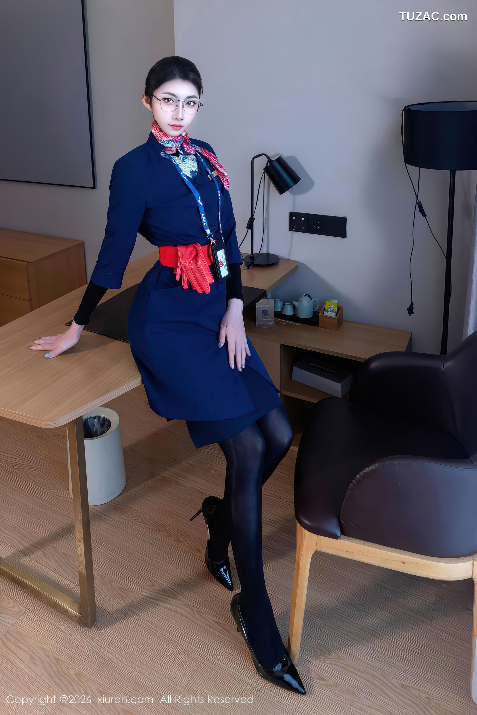 XiuRen秀人网-11276-Vanessa-首套写真空姐制服女警制服黑丝-2026.01.26