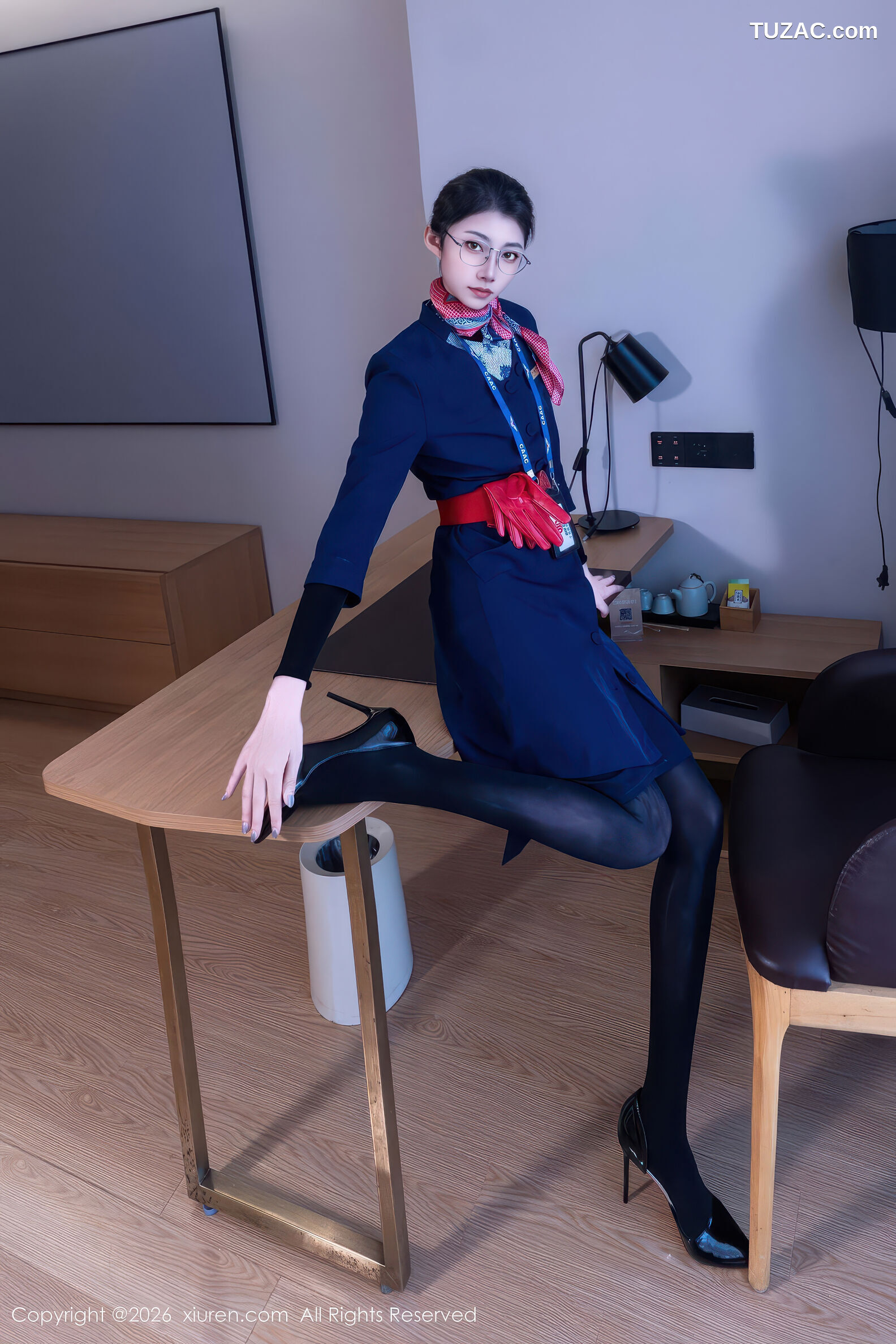 XiuRen秀人网-11276-Vanessa-首套写真空姐制服女警制服黑丝-2026.01.26