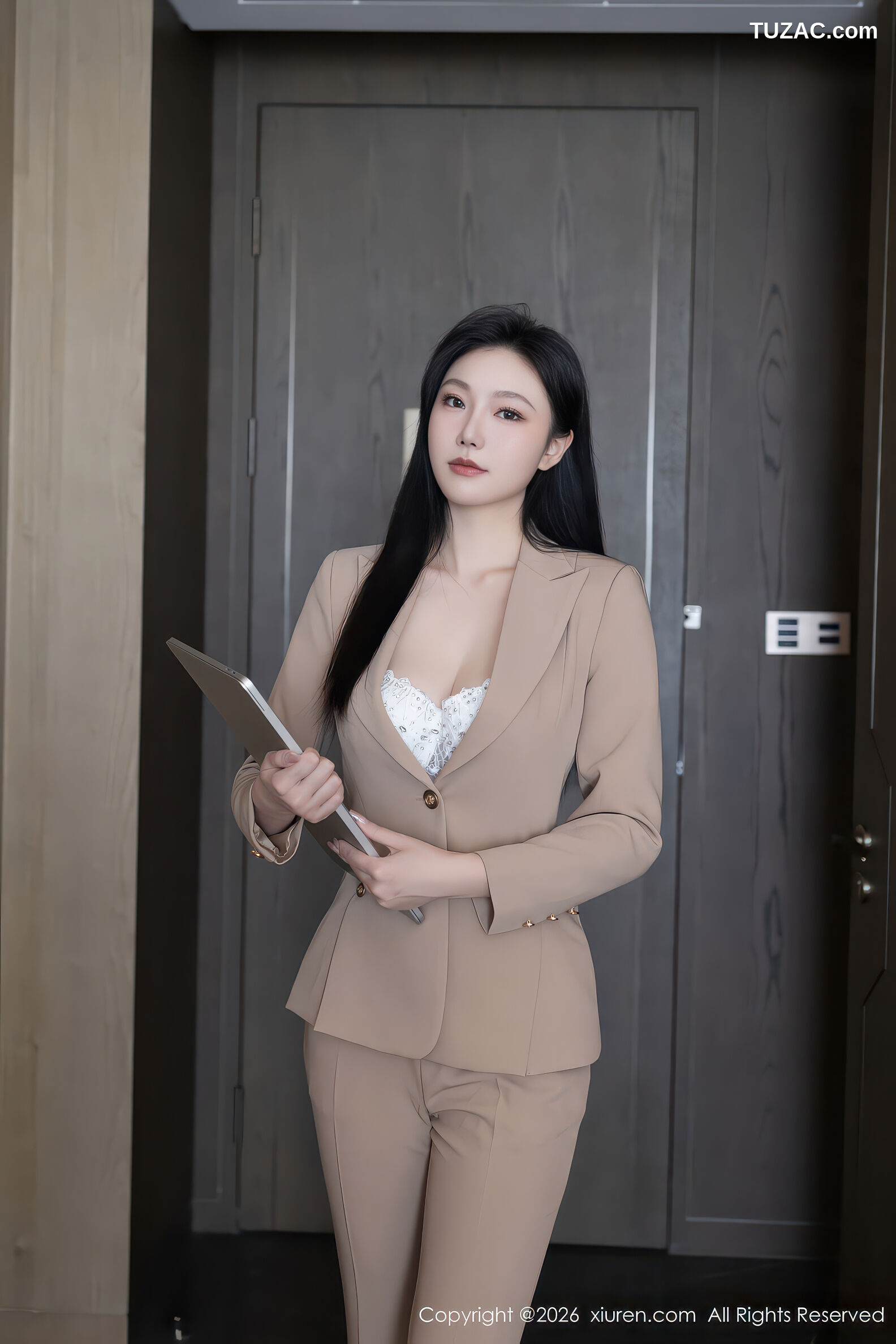 XiuRen秀人网-11282-安然anran-OL米色西服套装白色内衣肉丝-2026.01.27