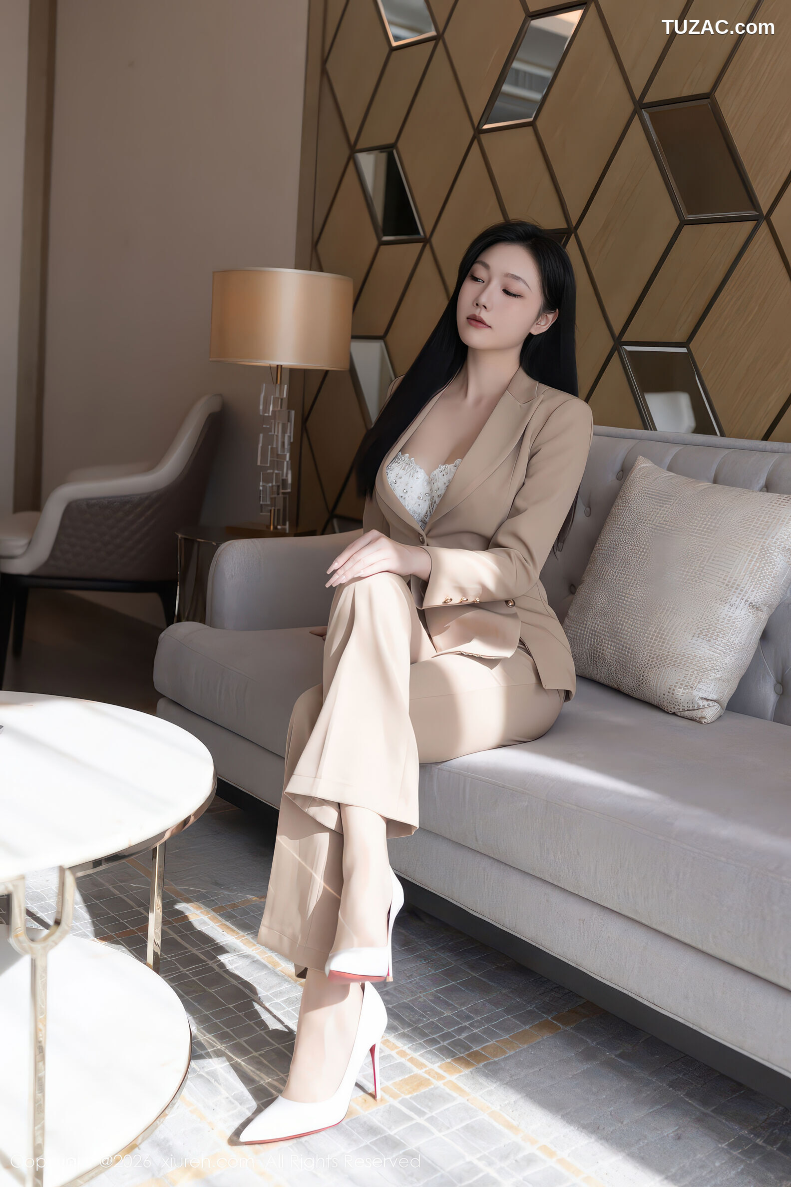 XiuRen秀人网-11282-安然anran-OL米色西服套装白色内衣肉丝-2026.01.27
