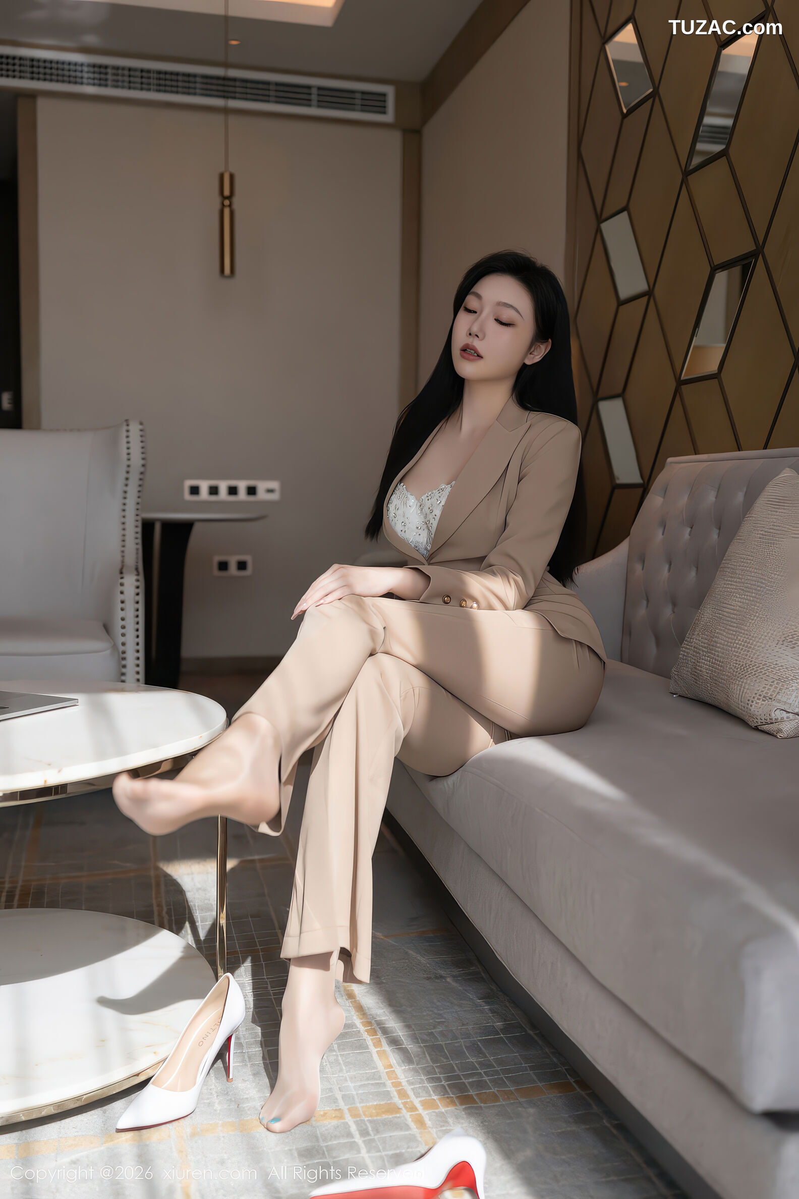 XiuRen秀人网-11282-安然anran-OL米色西服套装白色内衣肉丝-2026.01.27