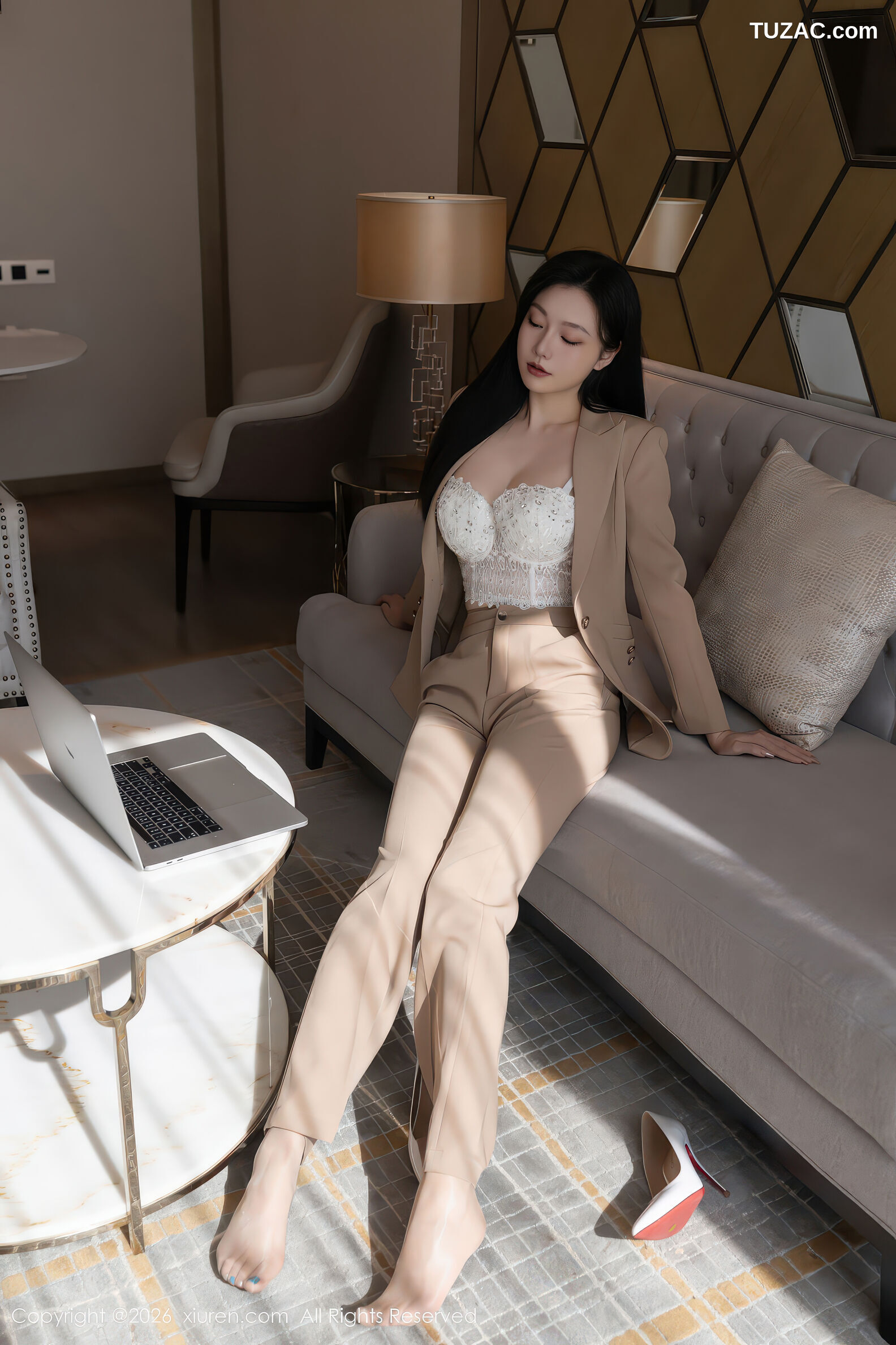 XiuRen秀人网-11282-安然anran-OL米色西服套装白色内衣肉丝-2026.01.27