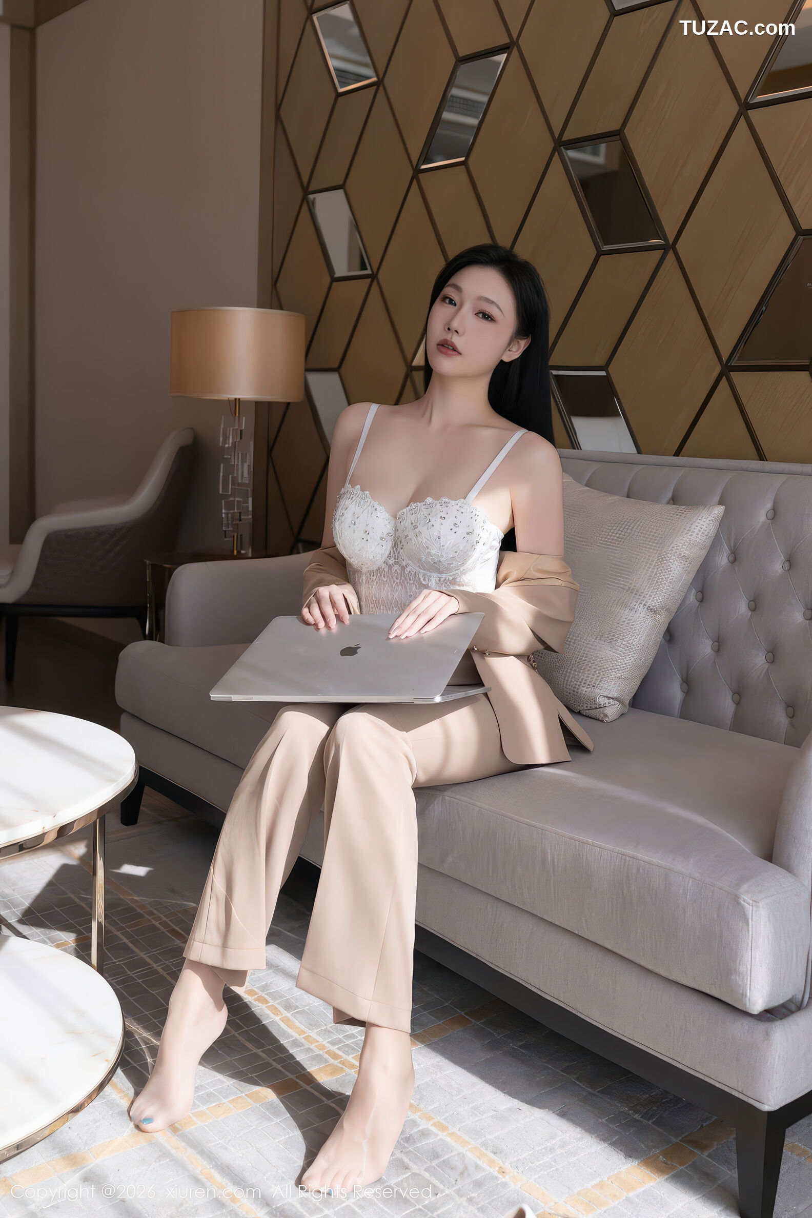 XiuRen秀人网-11282-安然anran-OL米色西服套装白色内衣肉丝-2026.01.27