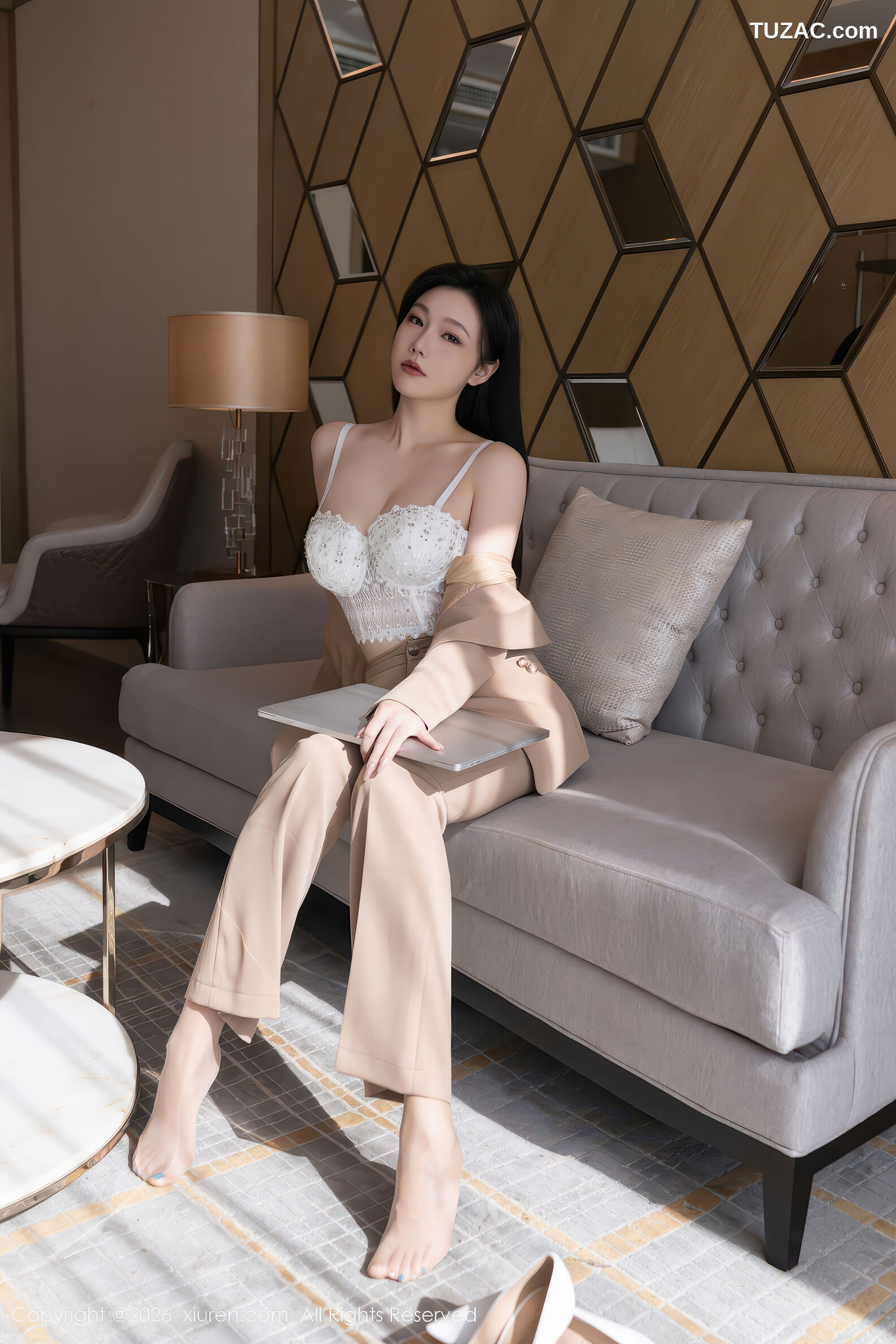 XiuRen秀人网-11282-安然anran-OL米色西服套装白色内衣肉丝-2026.01.27