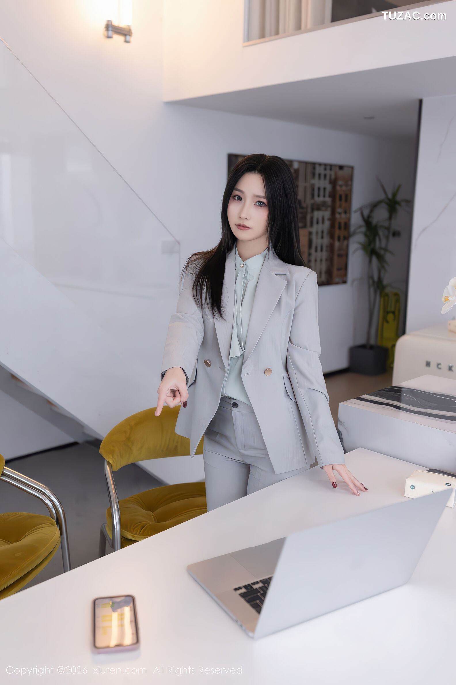 XiuRen秀人网-11285-杏子Yada-OL灰色套装-同事威胁剧情-2026.01.28