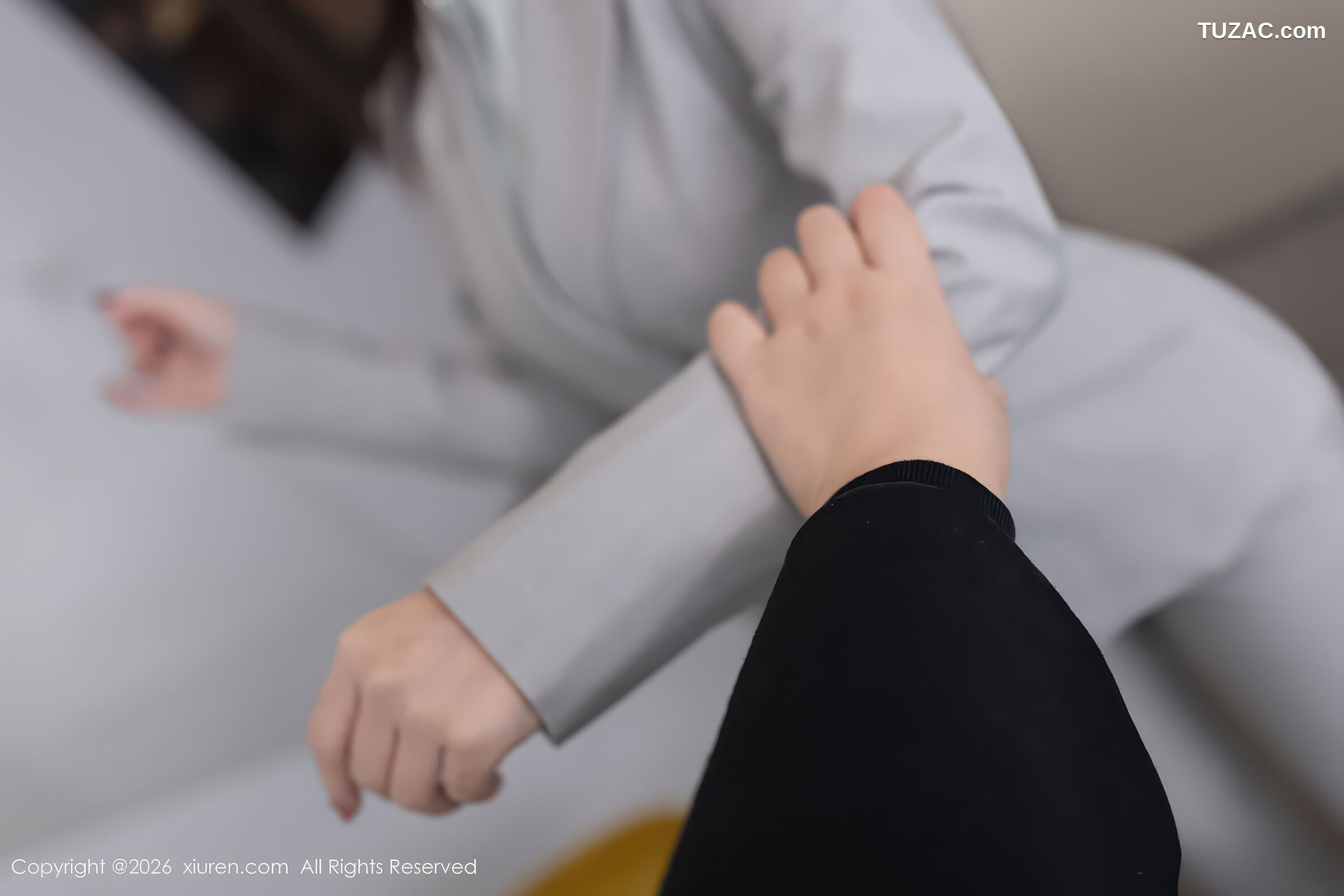 XiuRen秀人网-11285-杏子Yada-OL灰色套装-同事威胁剧情-2026.01.28