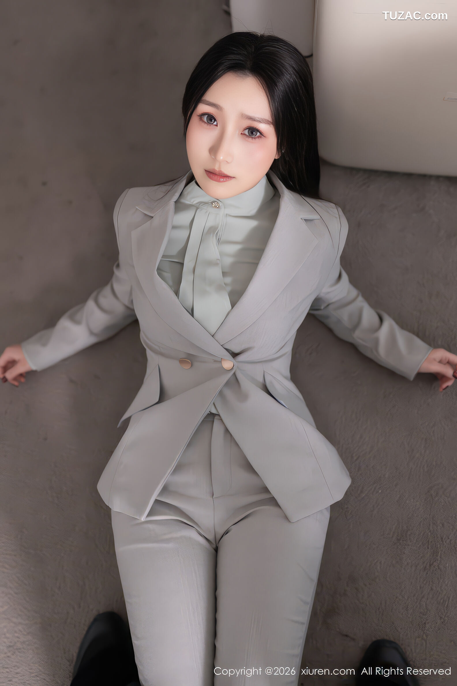 XiuRen秀人网-11285-杏子Yada-OL灰色套装-同事威胁剧情-2026.01.28