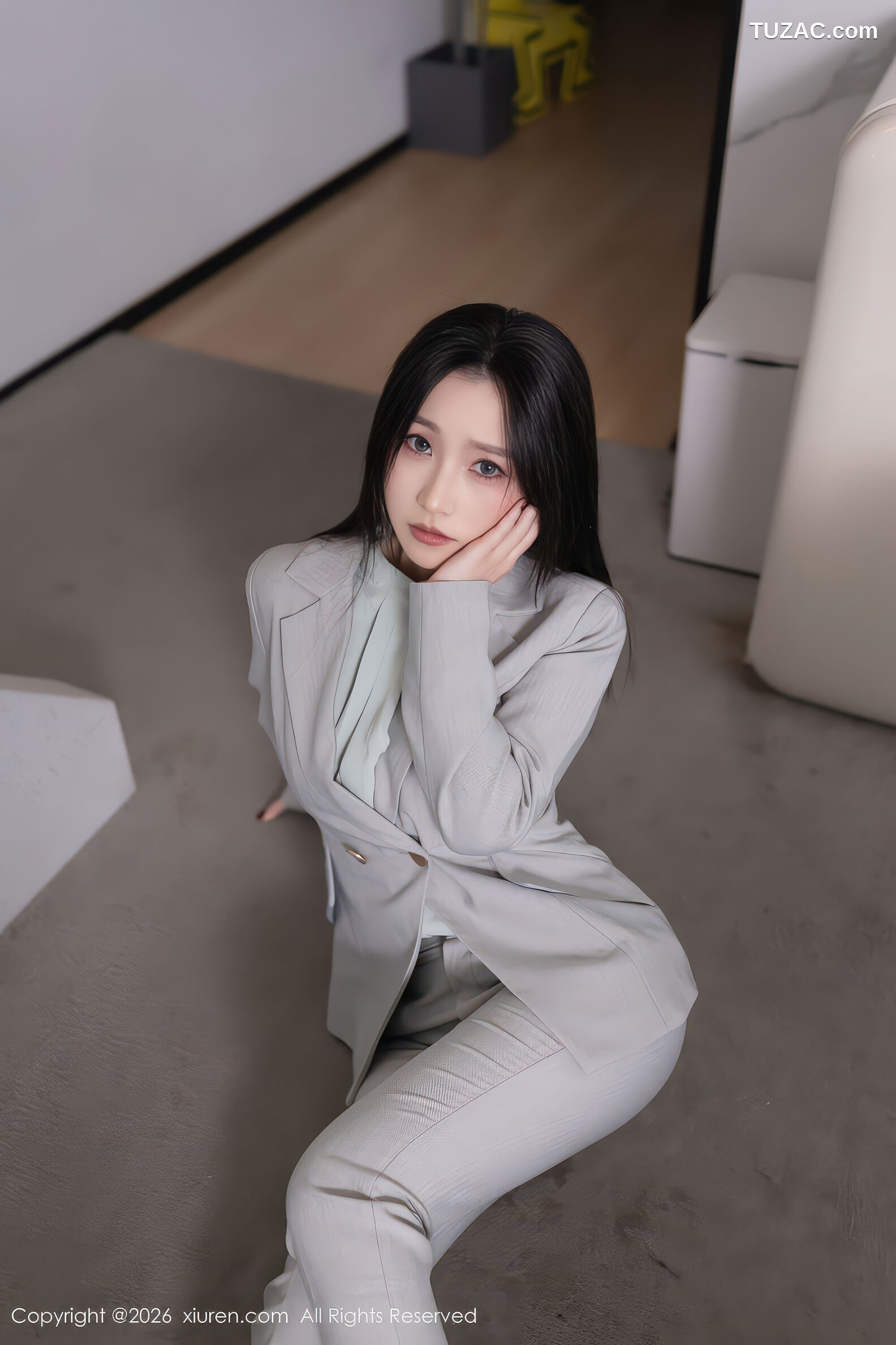 XiuRen秀人网-11285-杏子Yada-OL灰色套装-同事威胁剧情-2026.01.28