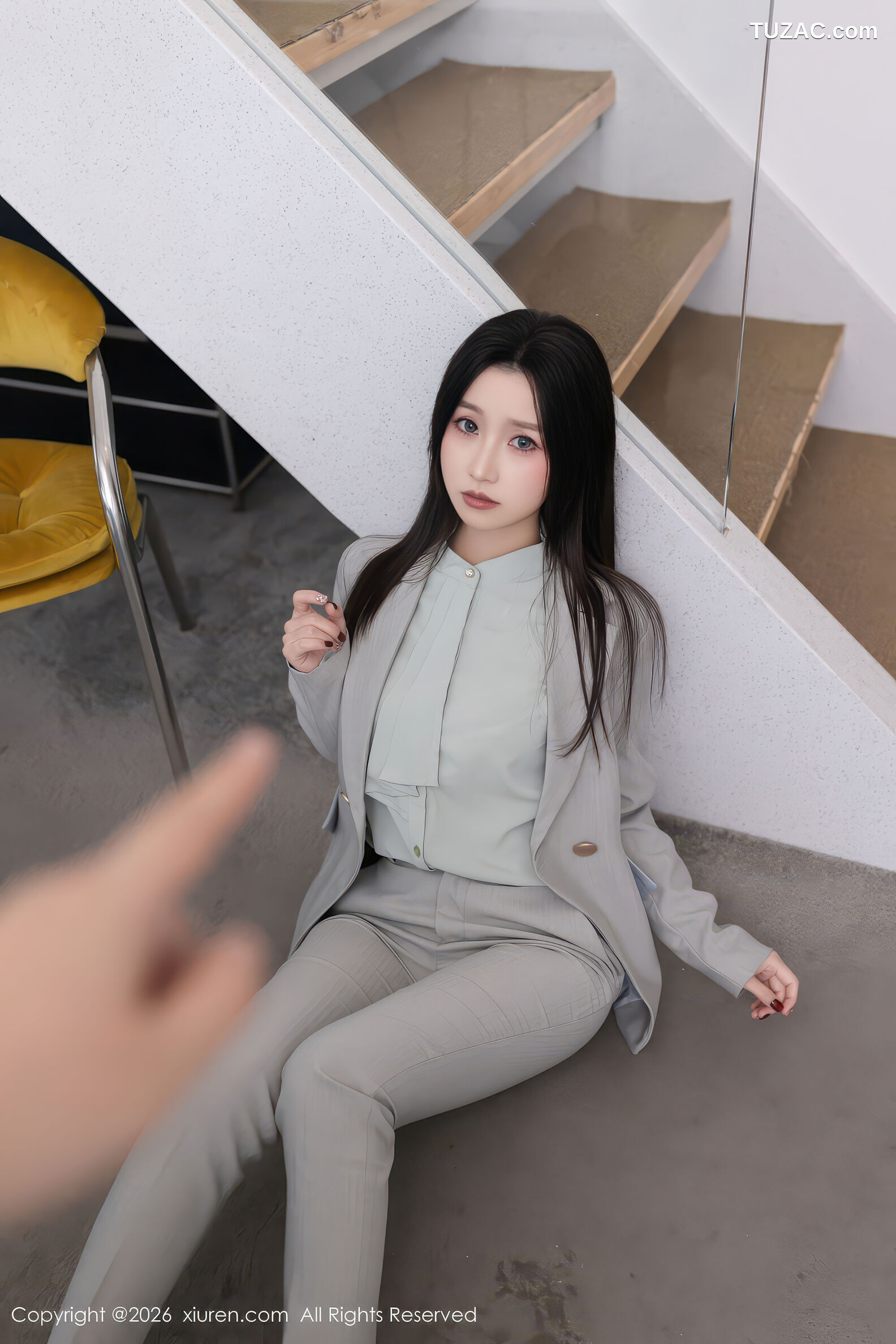 XiuRen秀人网-11285-杏子Yada-OL灰色套装-同事威胁剧情-2026.01.28