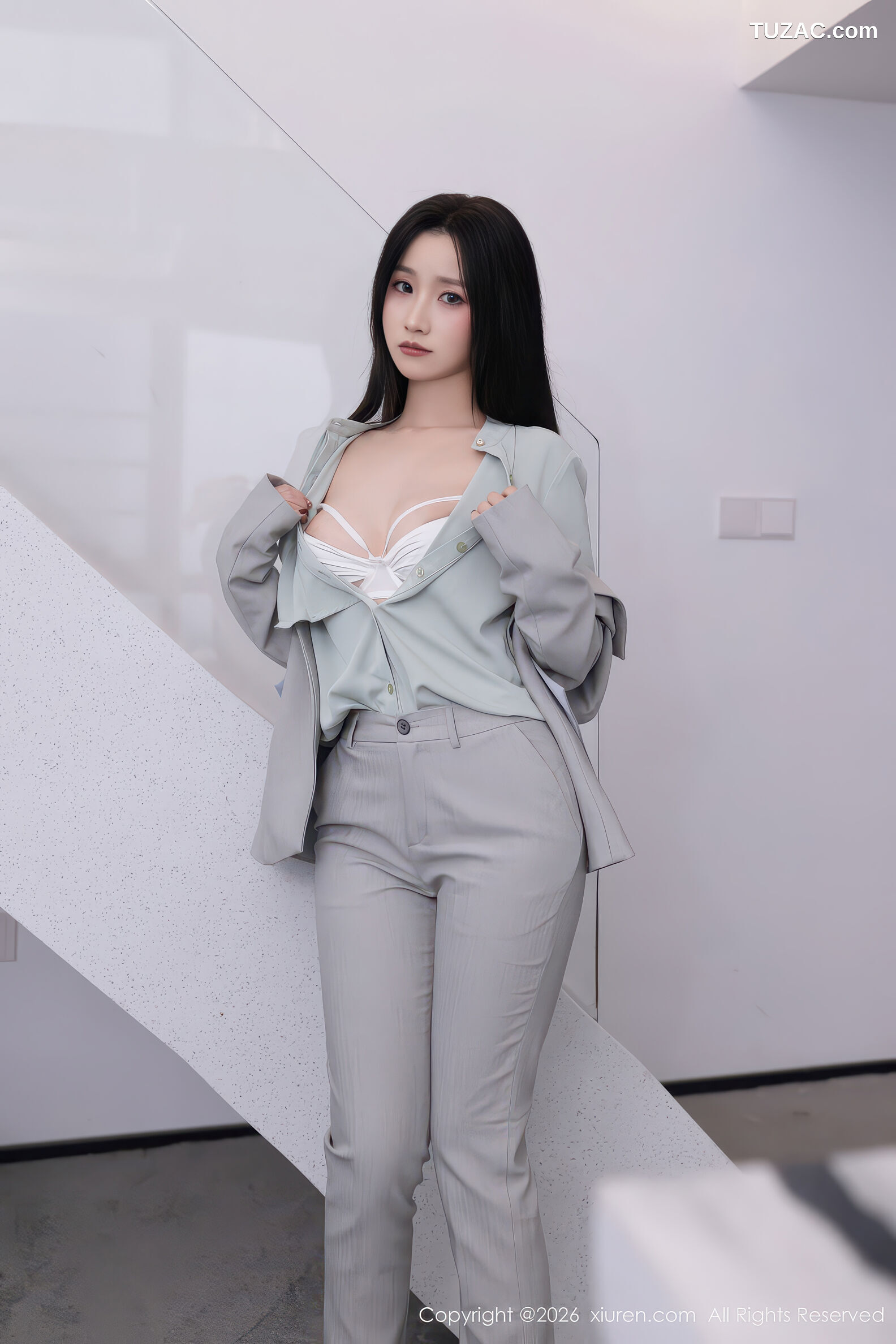 XiuRen秀人网-11285-杏子Yada-OL灰色套装-同事威胁剧情-2026.01.28