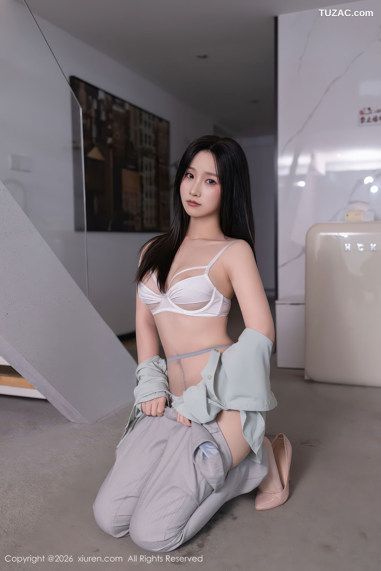 XiuRen秀人网-11285-杏子Yada-OL灰色套装-同事威胁剧情-2026.01.28