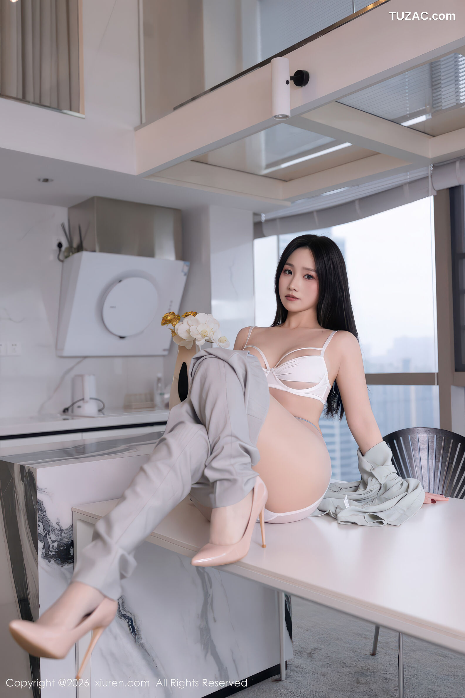 XiuRen秀人网-11285-杏子Yada-OL灰色套装-同事威胁剧情-2026.01.28