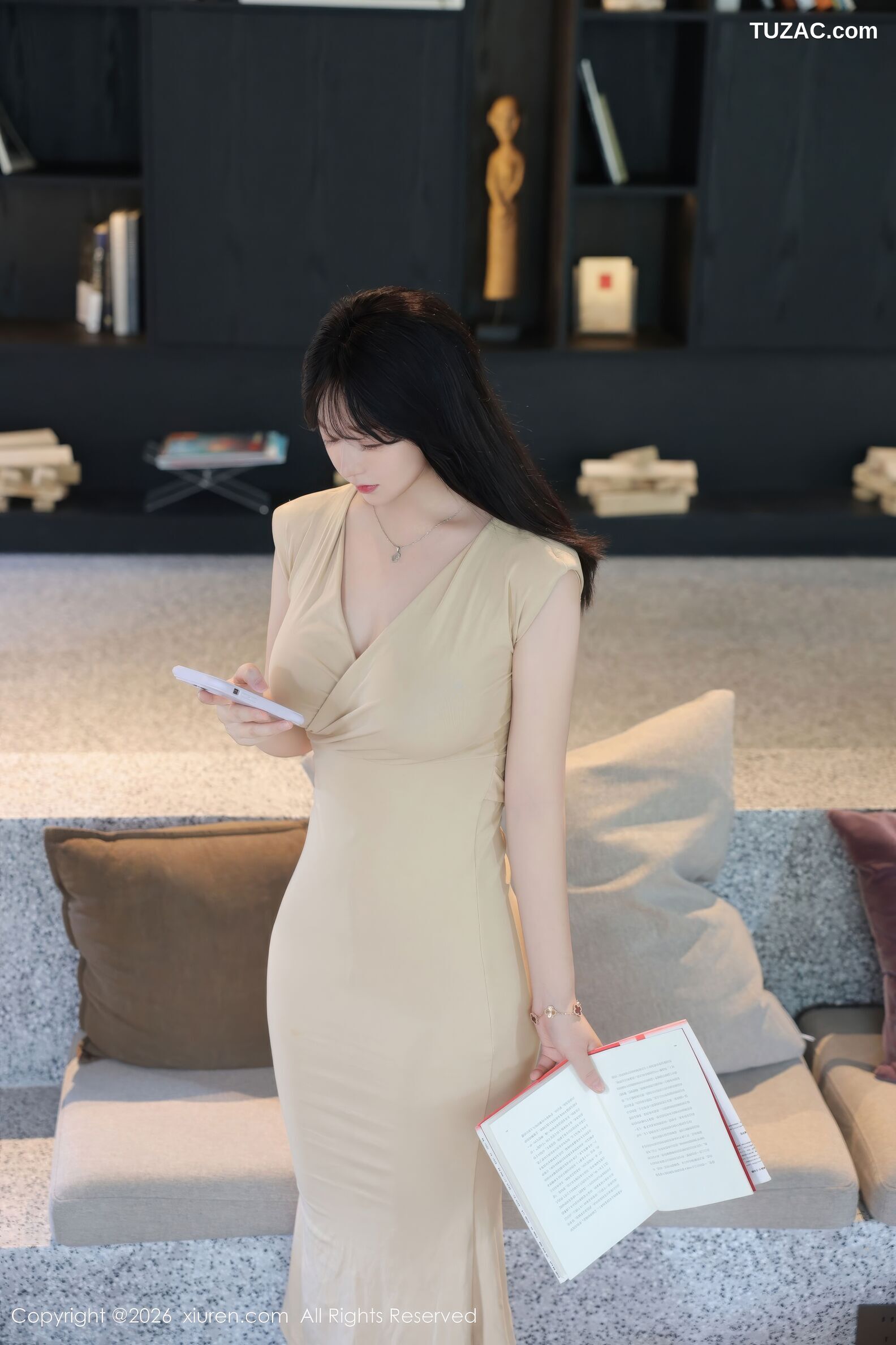 XiuRen秀人网-11288-奶思兔-浅色连衣裙肉丝-2026.01.29