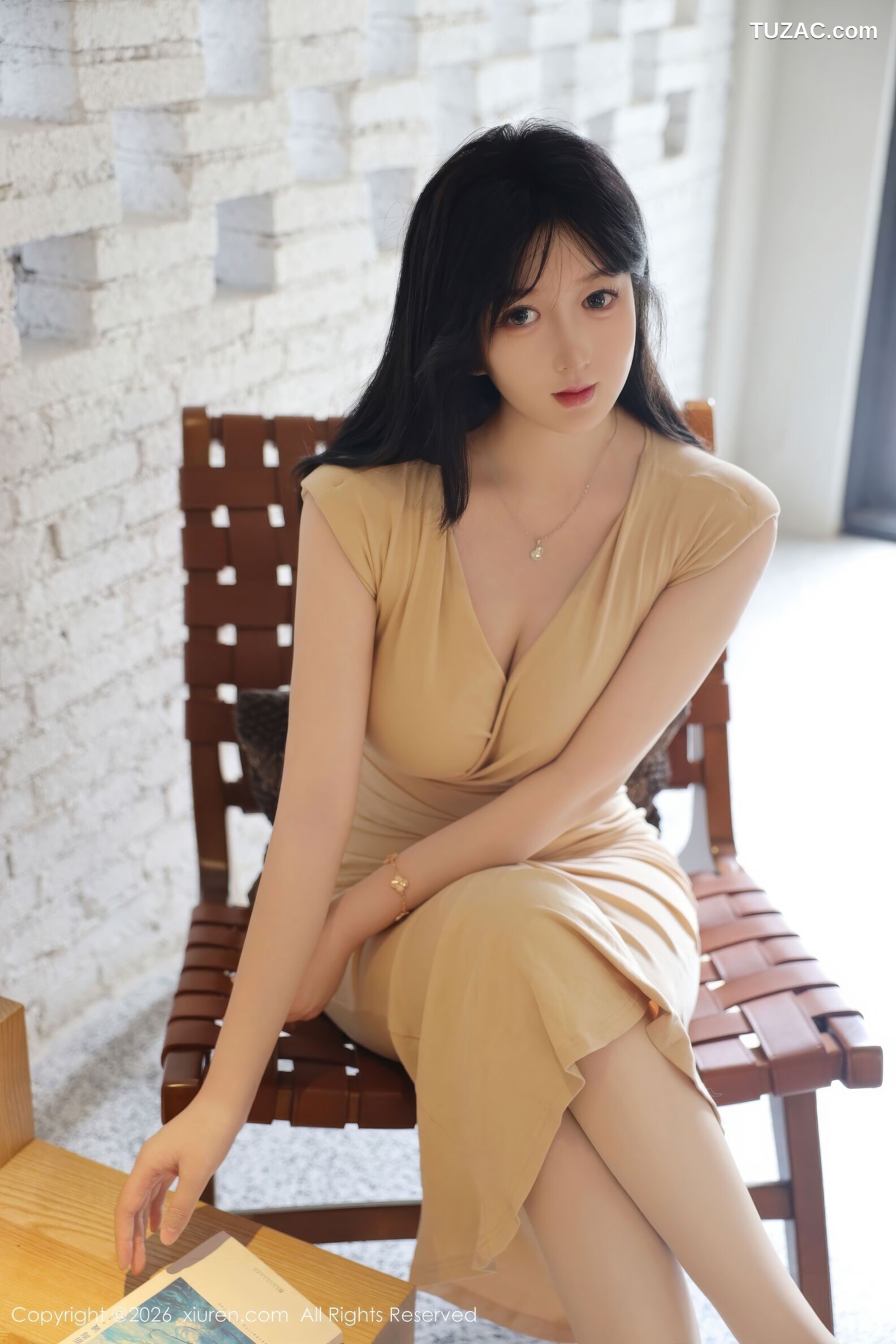 XiuRen秀人网-11288-奶思兔-浅色连衣裙肉丝-2026.01.29
