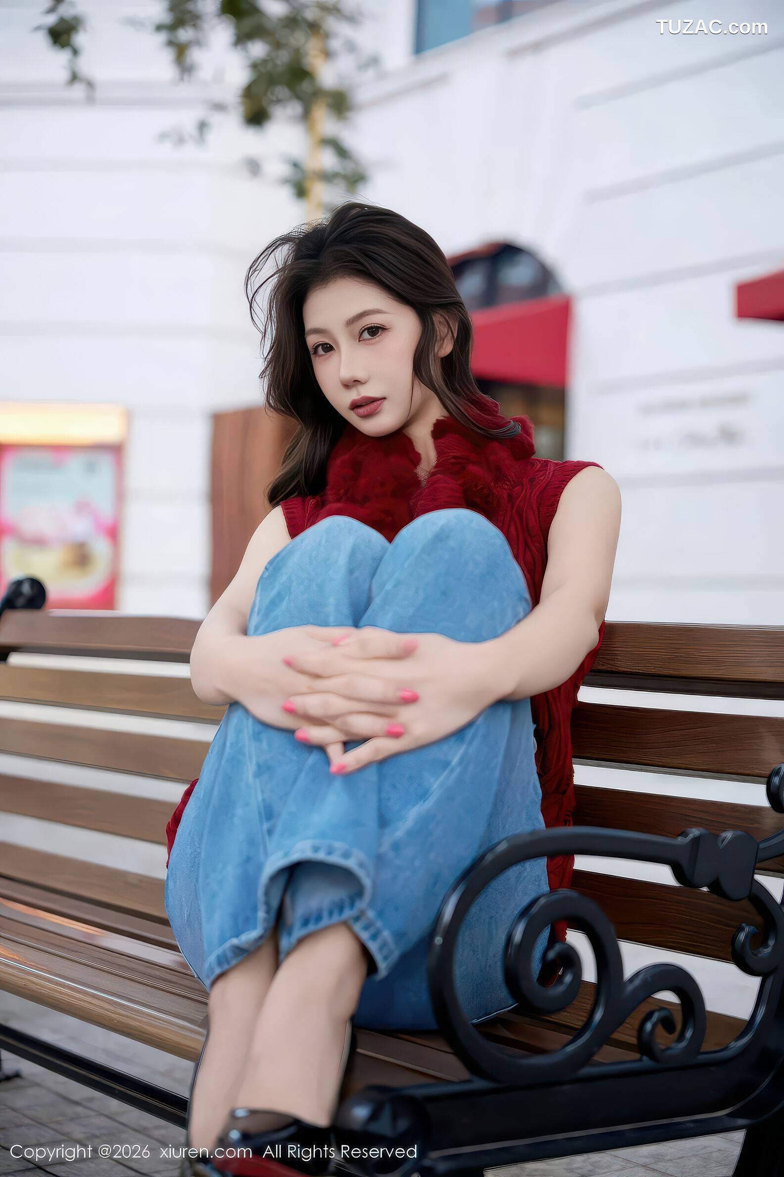 XiuRen秀人网-11293-尹甜甜-街拍红色毛衣牛仔裤黑丝-2026.01.29