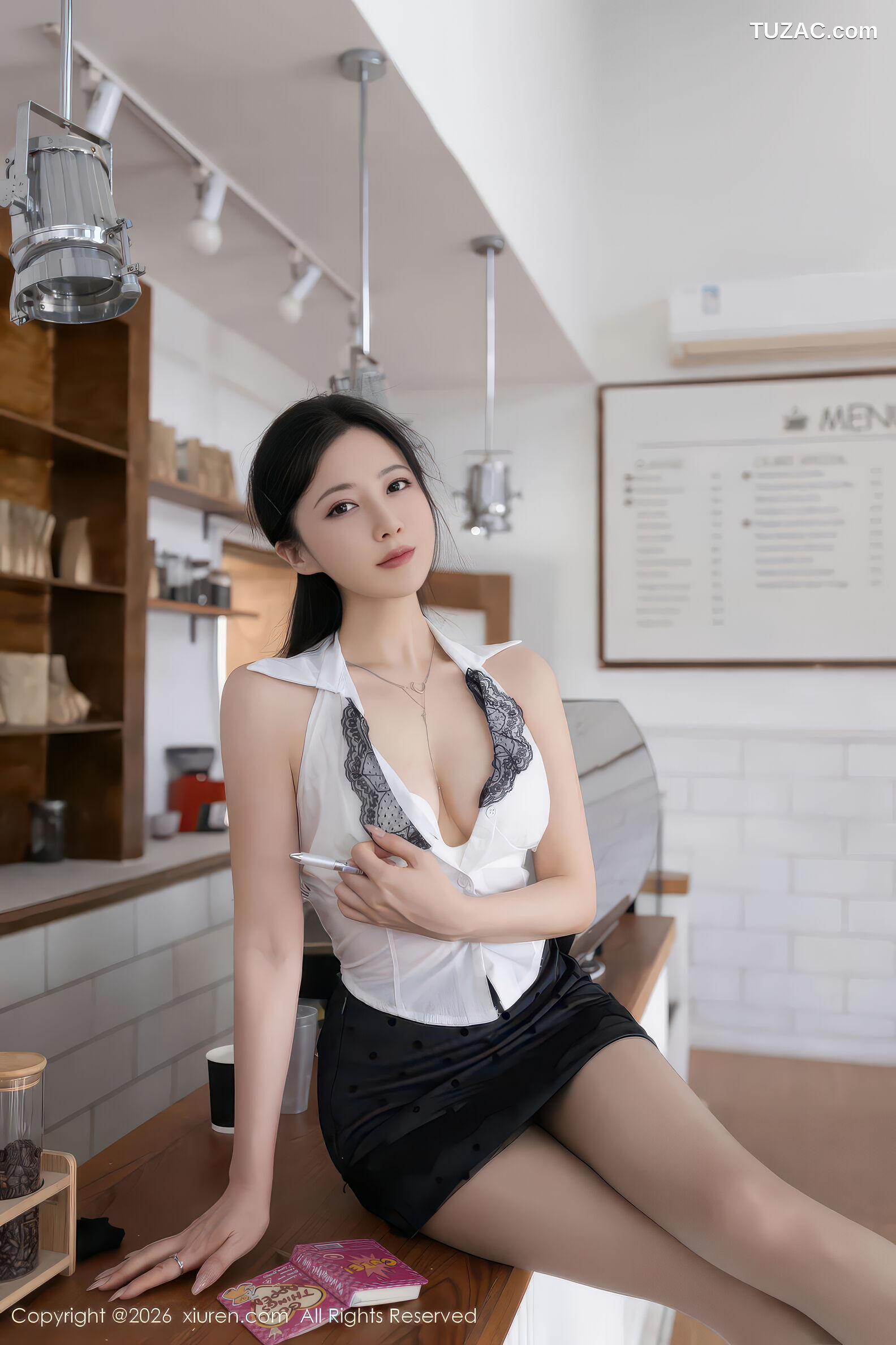XiuRen秀人网-11304-鱼子酱Fish-咖啡馆美女白衬衫黑短裙-2026.01.30